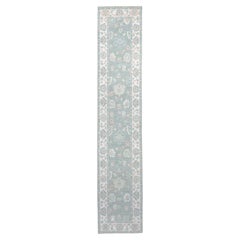 Tapis de passage Oushak contemporain, bleu clair à fleurs rose pâle, 14'5"