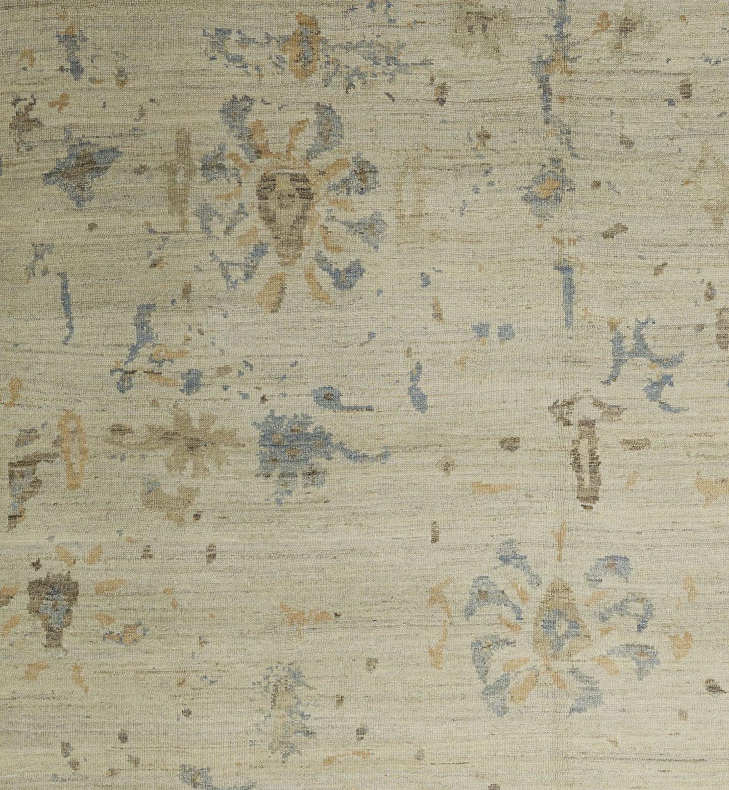 Zeitgenössischer Wollteppich im Oushak-Stil, 9 ft × 11 ft 7 in, Elfenbein und Soft Blue im Angebot 1