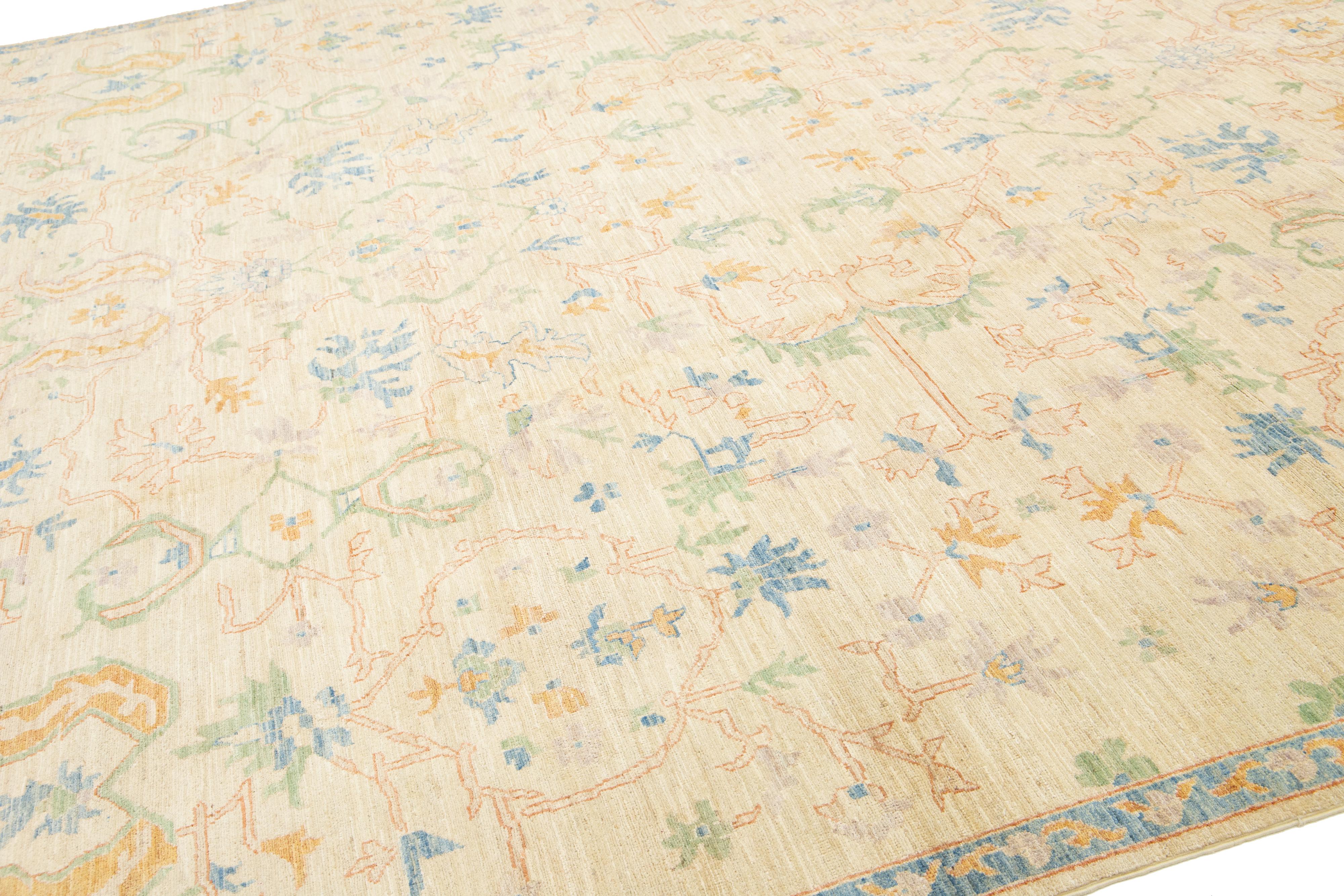Tapis contemporain en laine de style Oushak, beige, à motifs floraux Neuf - En vente à Norwalk, CT