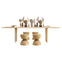 Mesa de comedor exterior contemporánea, siete taburetes y dos bancos de madera de cedro