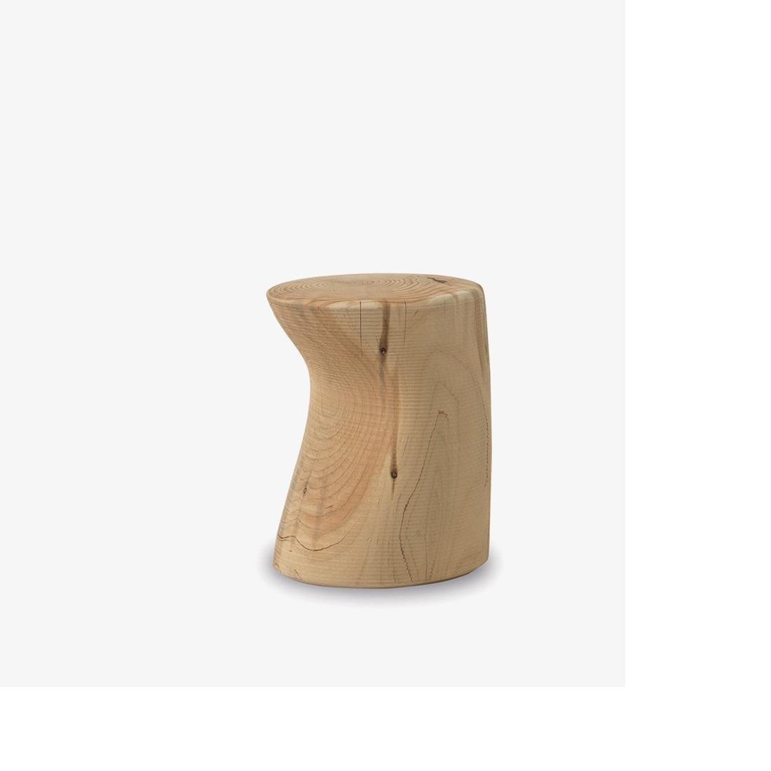 Mesa de comedor exterior contemporánea con ocho taburetes de madera maciza de cedro Tallado a mano en venta