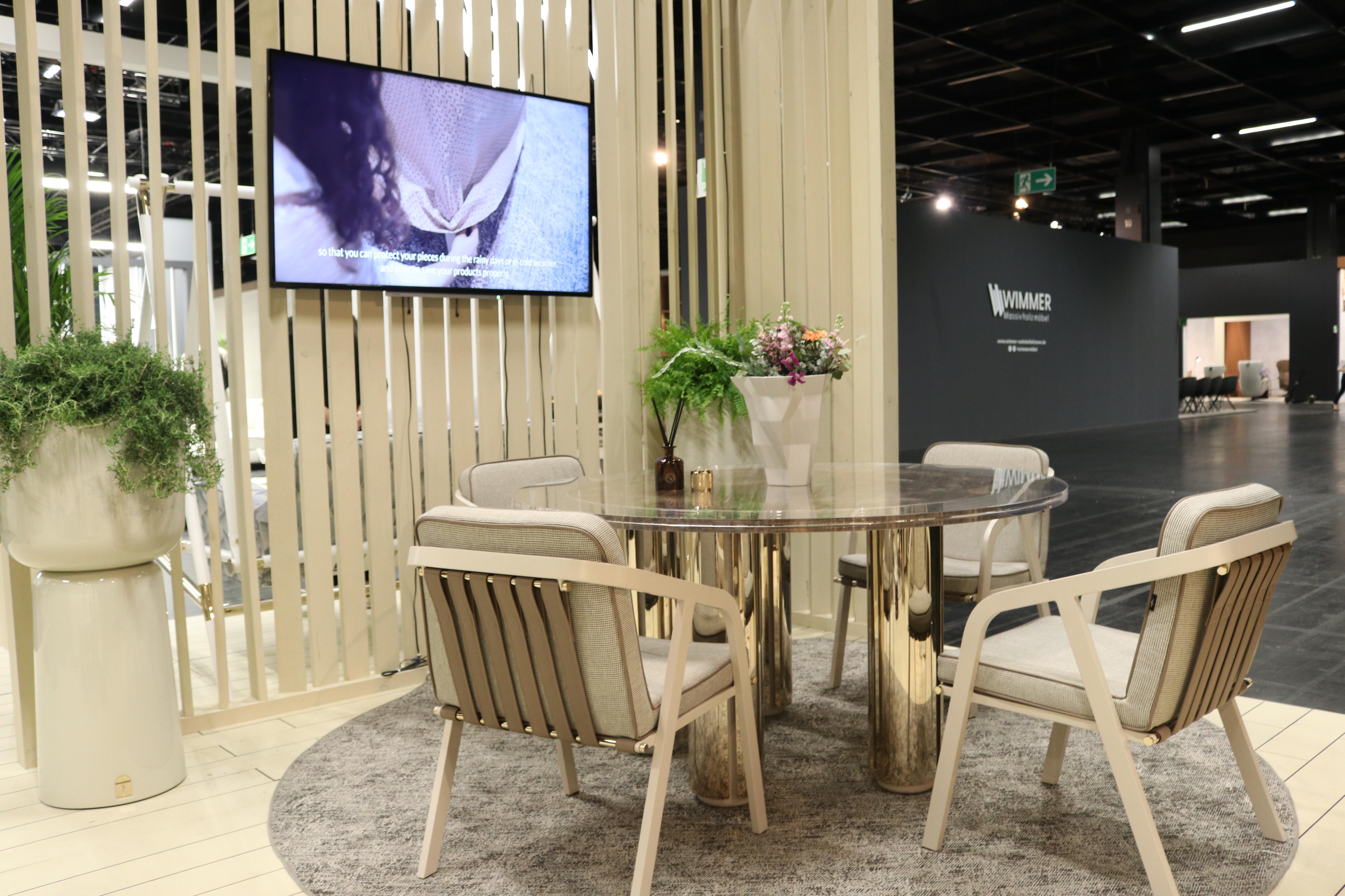 Contemporary Outdoor Dining Table mit Marmor und plattiertem Edelstahl im Zustand „Neu“ im Angebot in Santo Tirso, PT