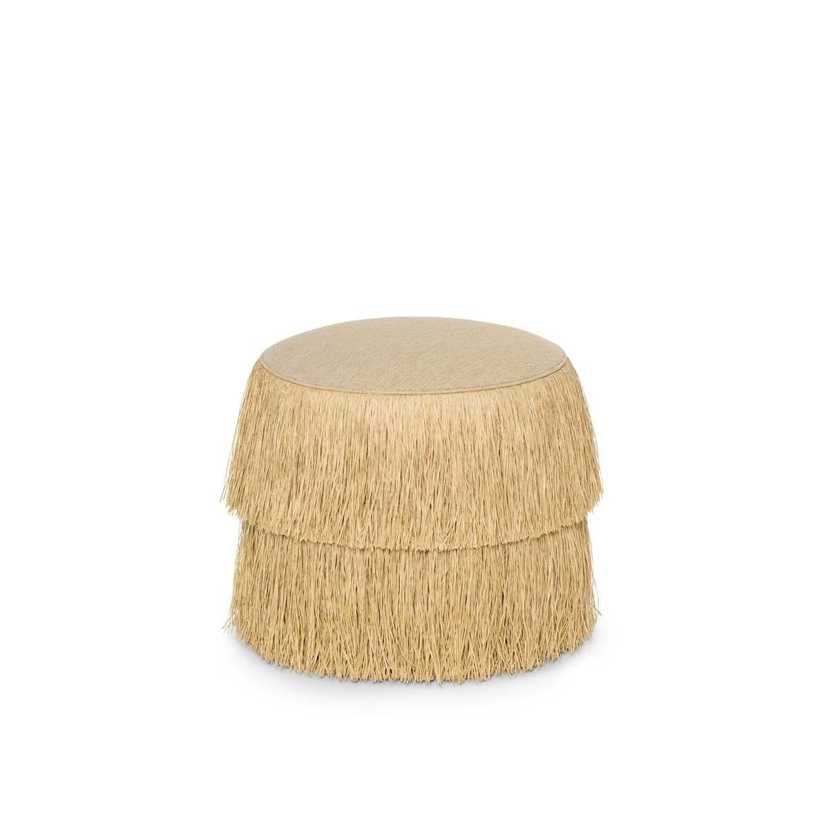 Moderno Sgabello da esterno contemporaneo con frange realizzato con intrecci di rattan in vendita