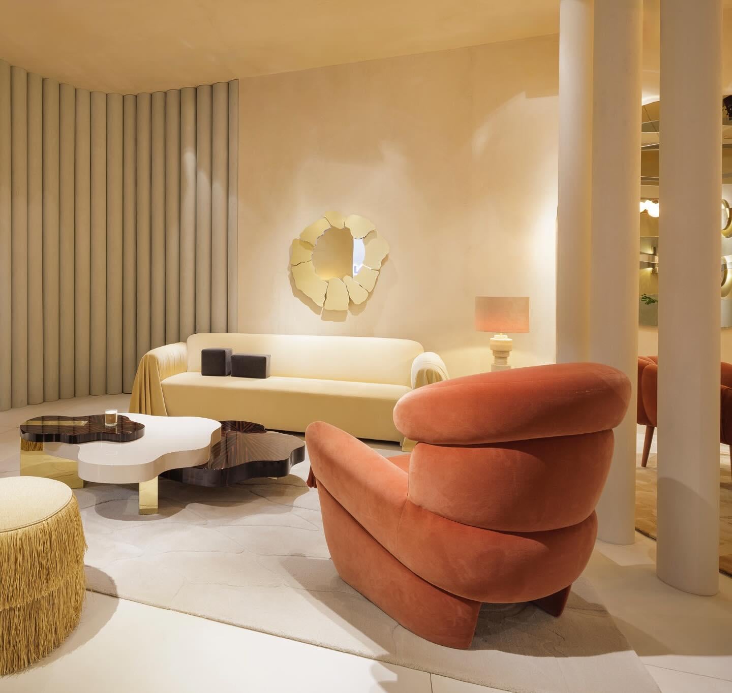 Sgabello da esterno contemporaneo con frange realizzato con intrecci di rattan In condizioni Nuovo in vendita a NEW YORK, NY