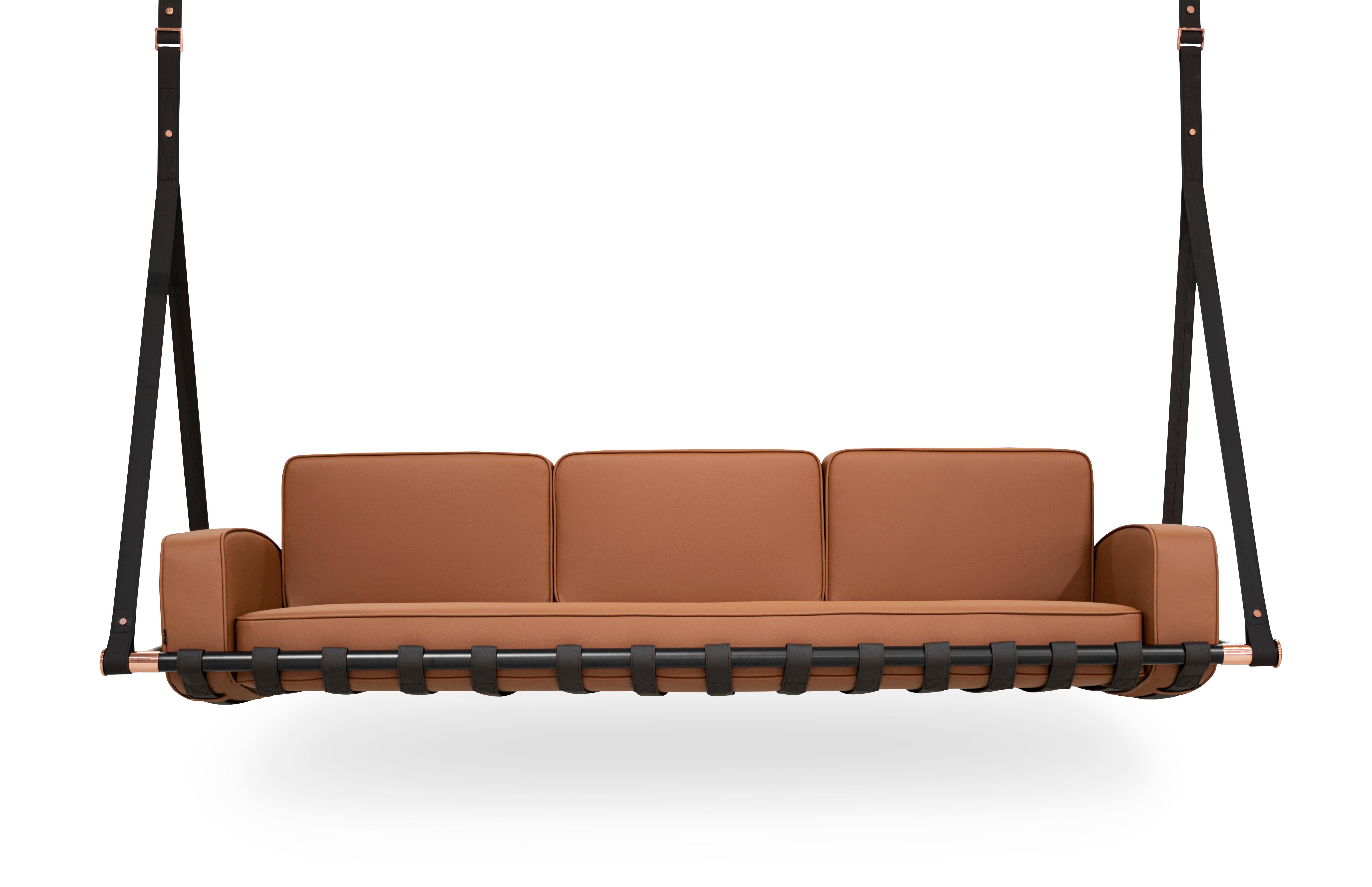 Moderne The Moderns Outdoor Leather Three Seat Hanging Sofa (Canapé suspendu trois places en cuir) en vente