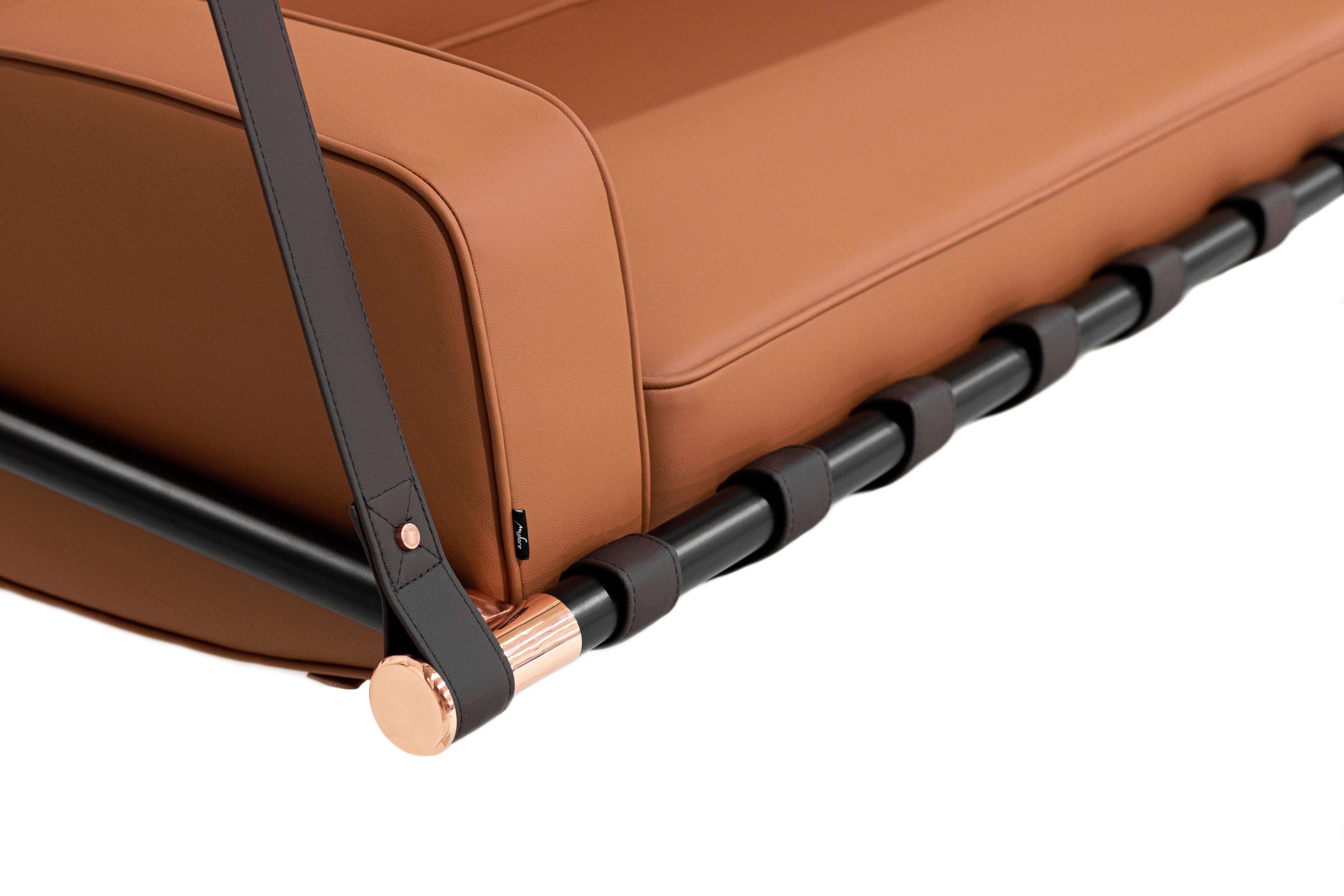 Moderne Canapé balançoire d'extérieur en tissu imperméable Brown avec sangles en cuir noir en vente