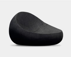 Zeitgenössischer Loungesessel für den Außenbereich „Maca“ aus gebranntem Holz von Carmworks