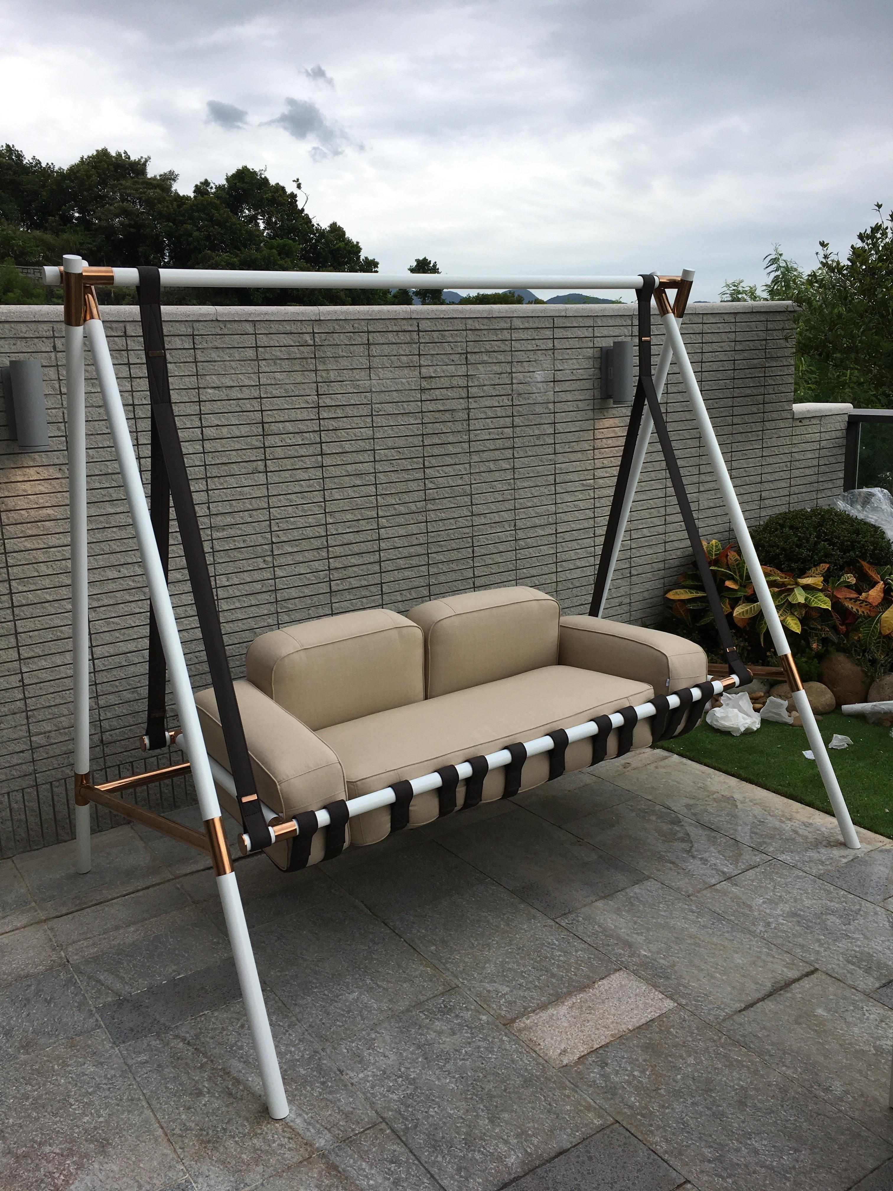 Modern Outdoor Swing with Waterproof Fabrics and Outdoor Resistant Structure For Sale 1