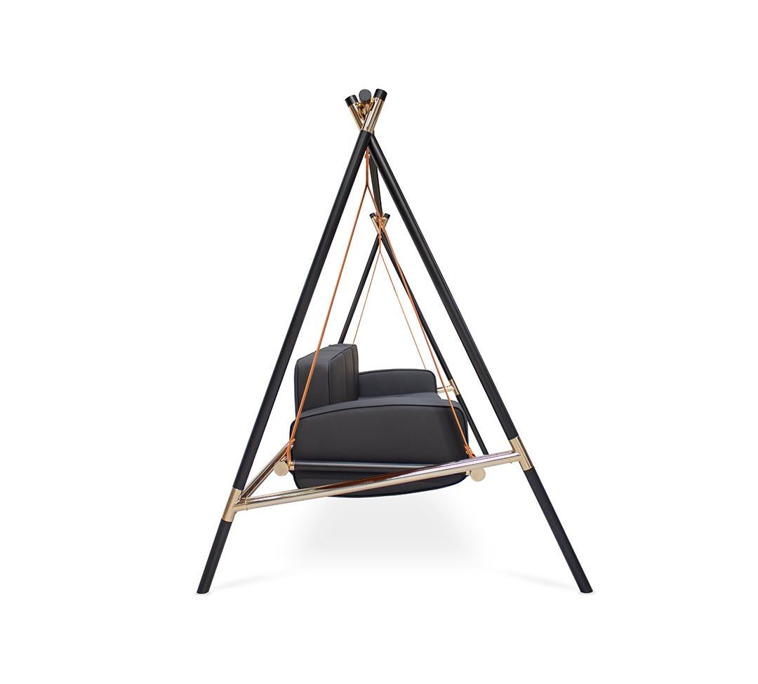 Fable outdoor swing

The Fable swing is completely customizable, which offers you the possibility of turning it into the main attraction and star of any patio or garden design.

The whole design of this sophisticated outdoor swing was developed