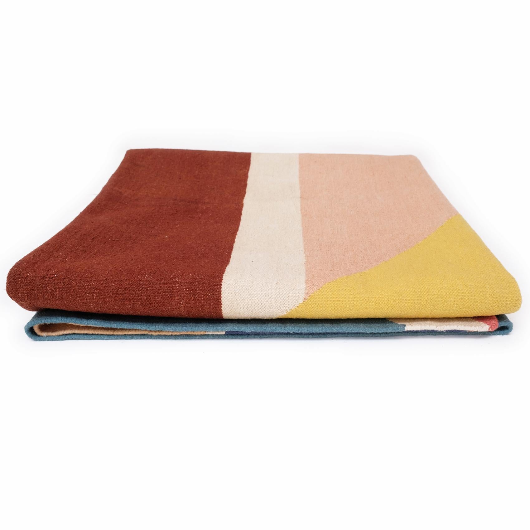Morgentraum - Design Kelim Teppich Ouwen Mori Wolle Teppich Baumwolle handgewebt warm im Zustand „Neu“ im Angebot in MILANO, ML