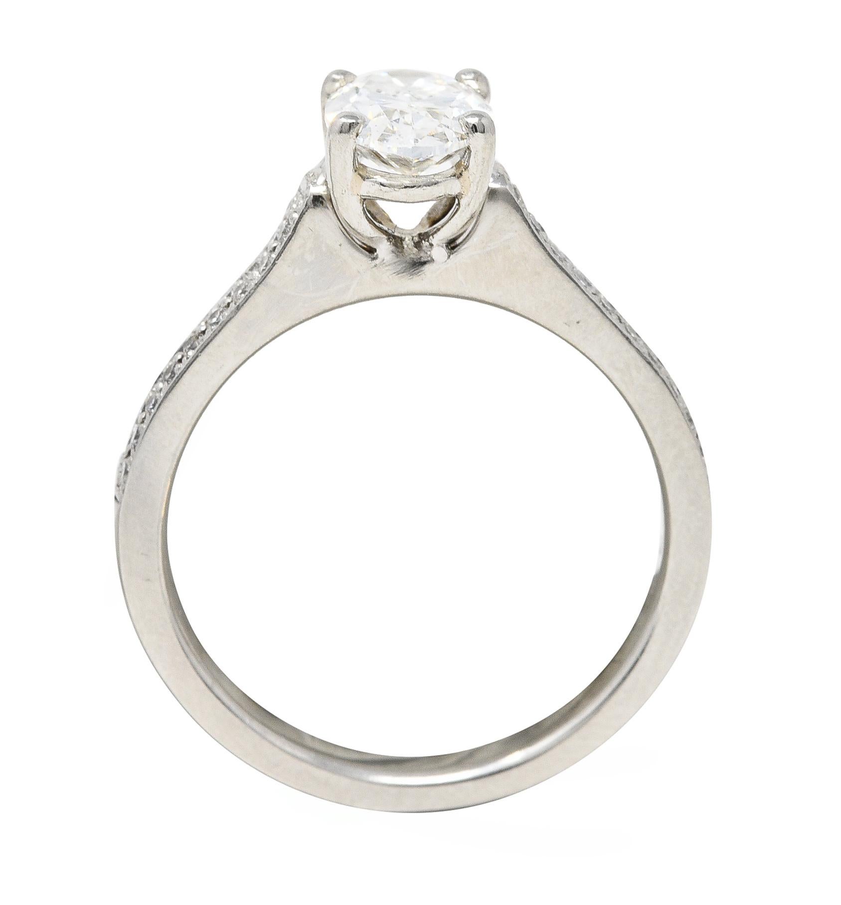 Zeitgenössische Oval Cut 1,26 Karat Diamant Platin Pavé Verlobungsring GIA im Angebot 3