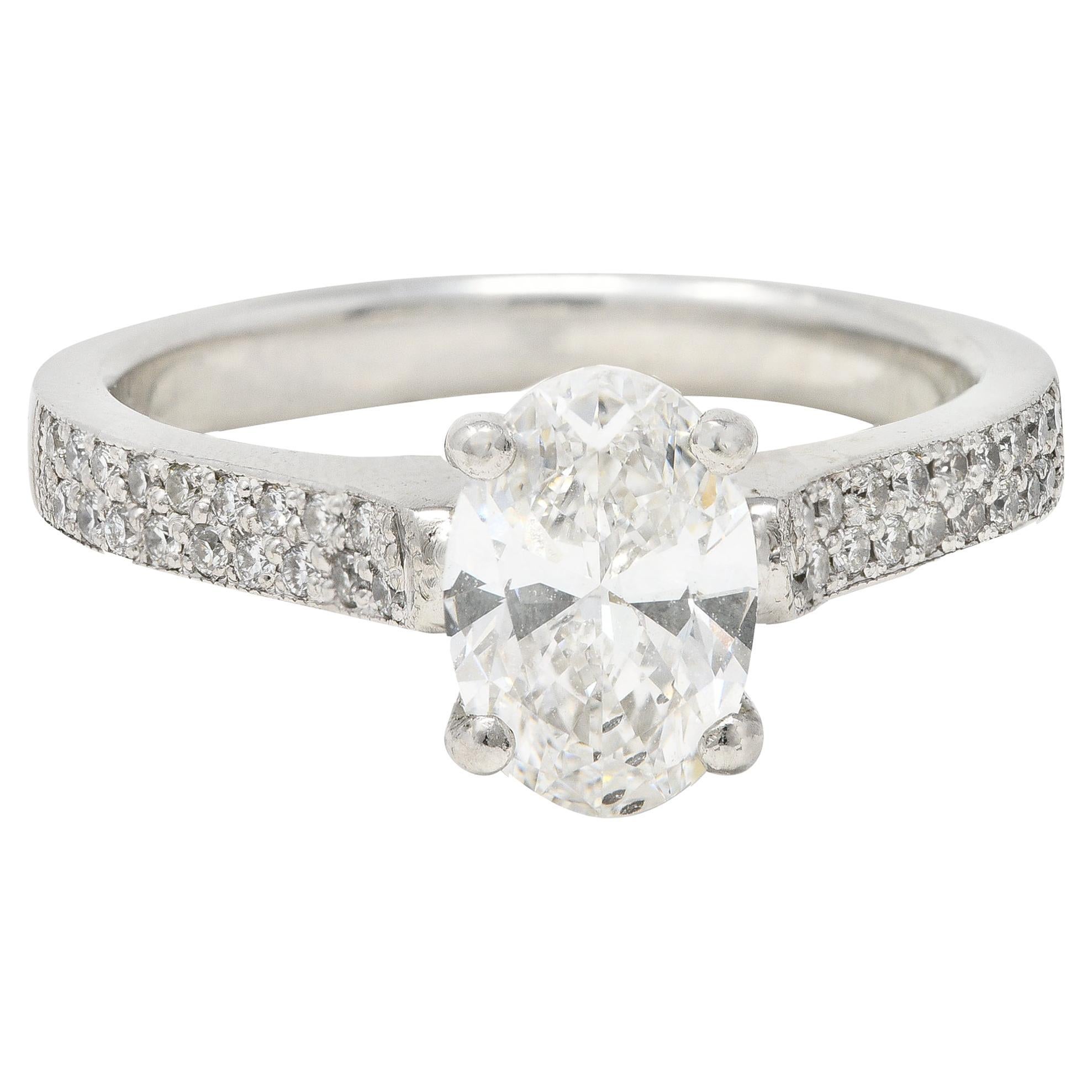 Bague de fiançailles pavée en platine, contemporaine, taille ovale, 1,26 carats de diamants GIA en vente