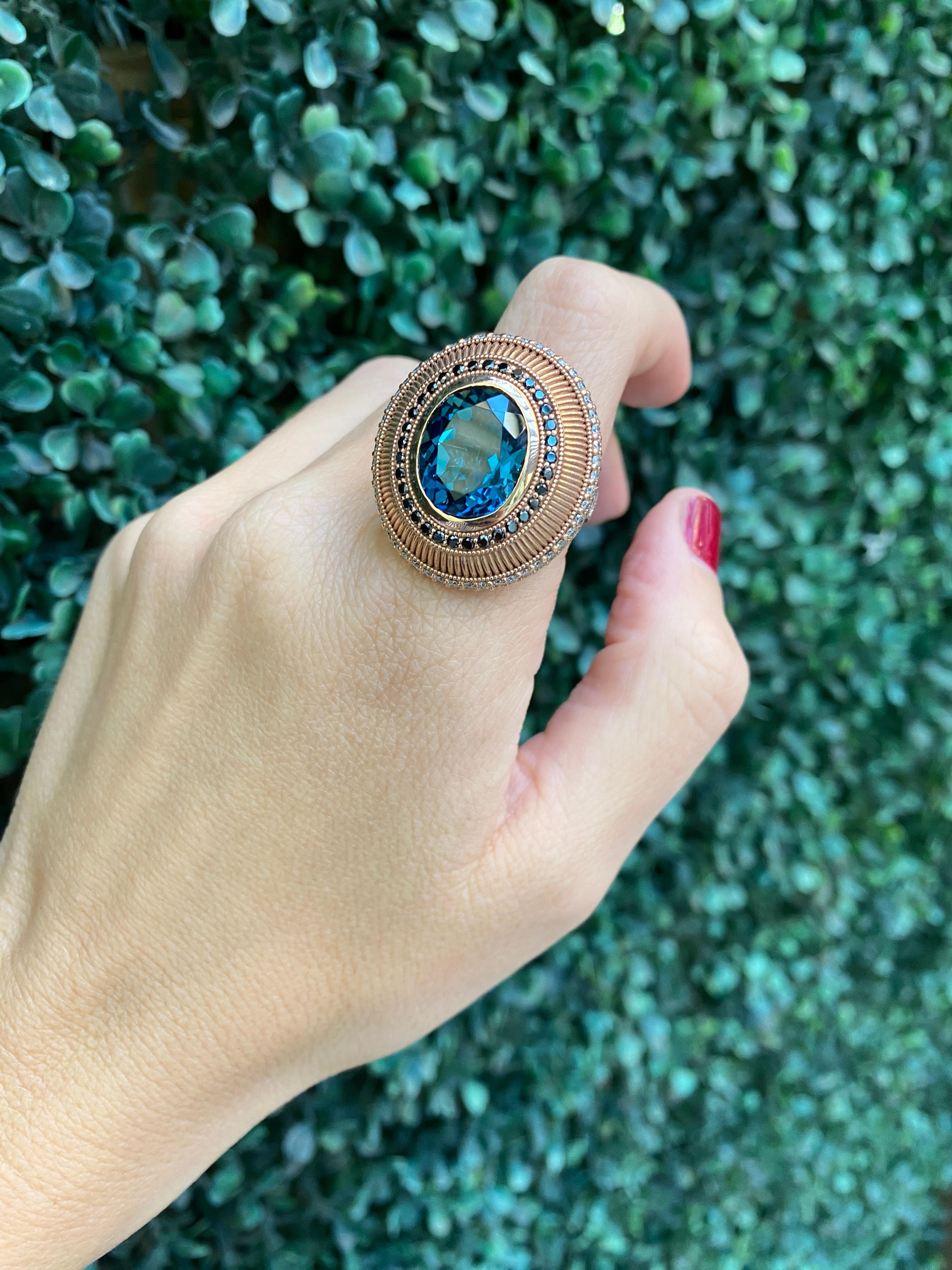 Anello Cocktail con Topazio Blu di Londra taglio ovale contemporaneo con Zaffiri e Diamanti in vendita 13