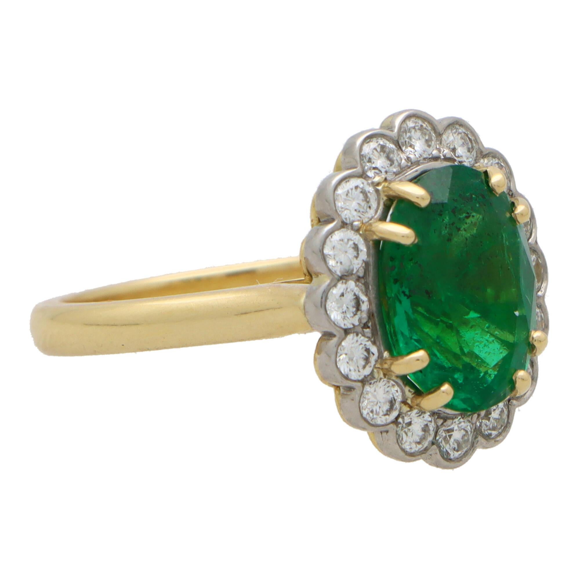 Modern  Contemporary Oval Emerald and Diamond Cluster Ring in Yellow Gold and Platinum For Sale