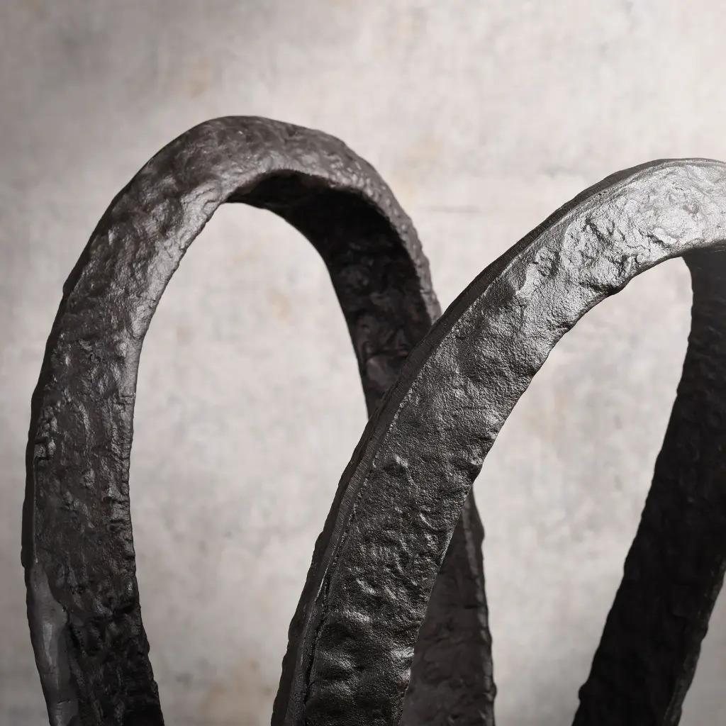 Francese Contemporary Oval Metal Sculpture in a Modern Brutalist Style in vendita