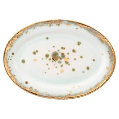 Vaisselle ovale contemporaine plaquée or et porcelaine peinte à la main