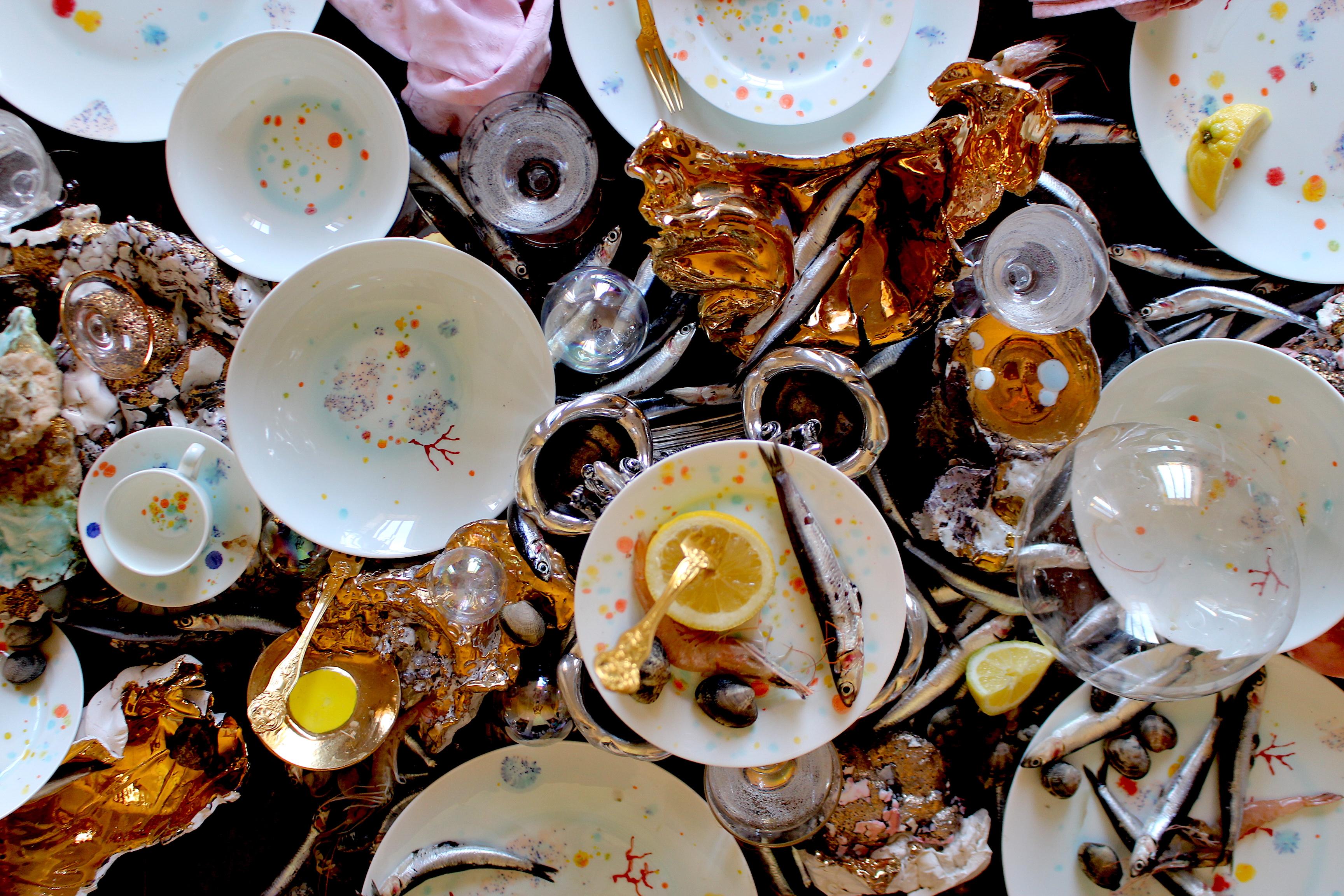 Plato ovalado contemporáneo Vajilla de porcelana pintada a mano en venta 1