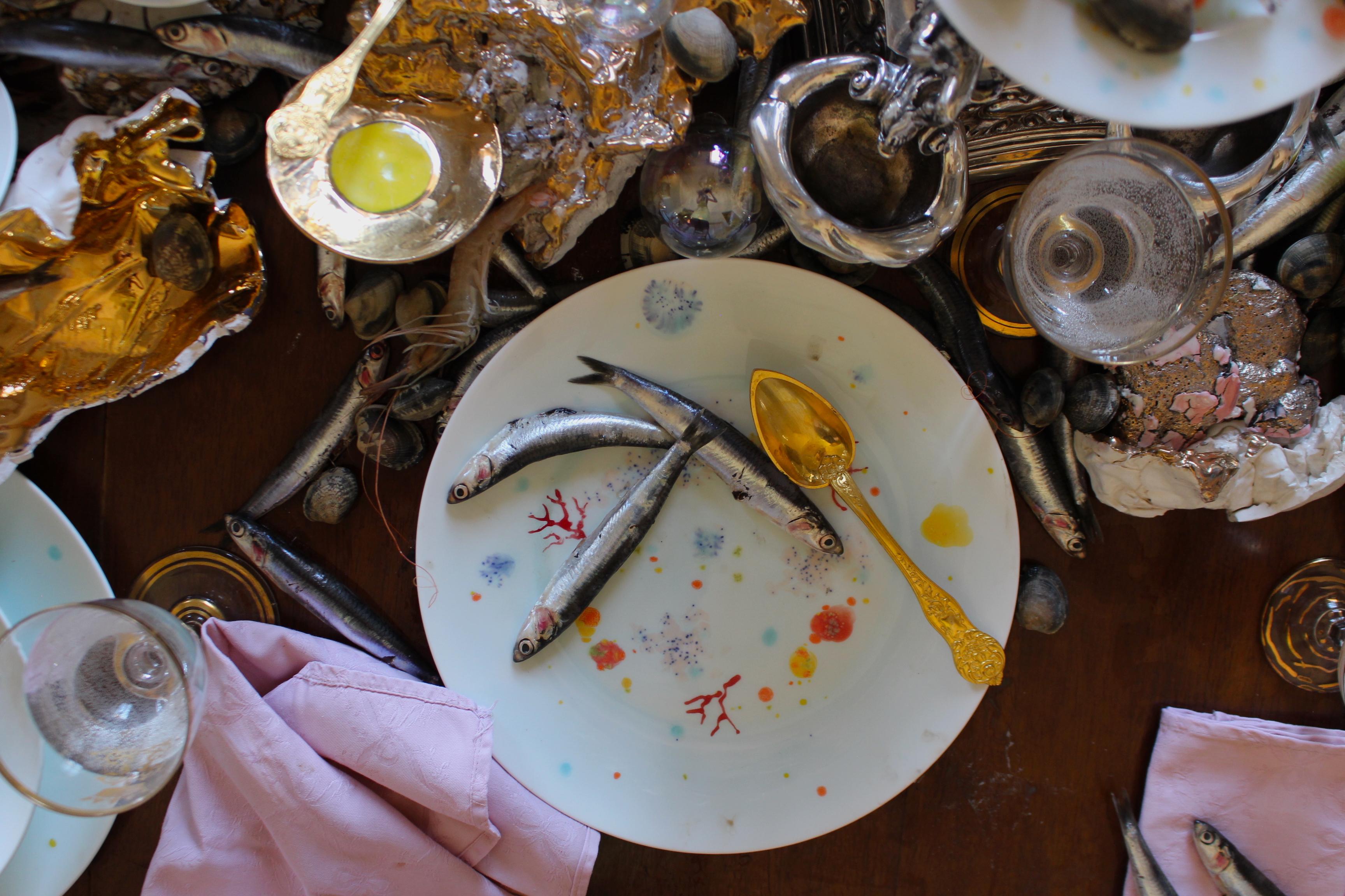Plato ovalado contemporáneo Vajilla de porcelana pintada a mano en venta 5