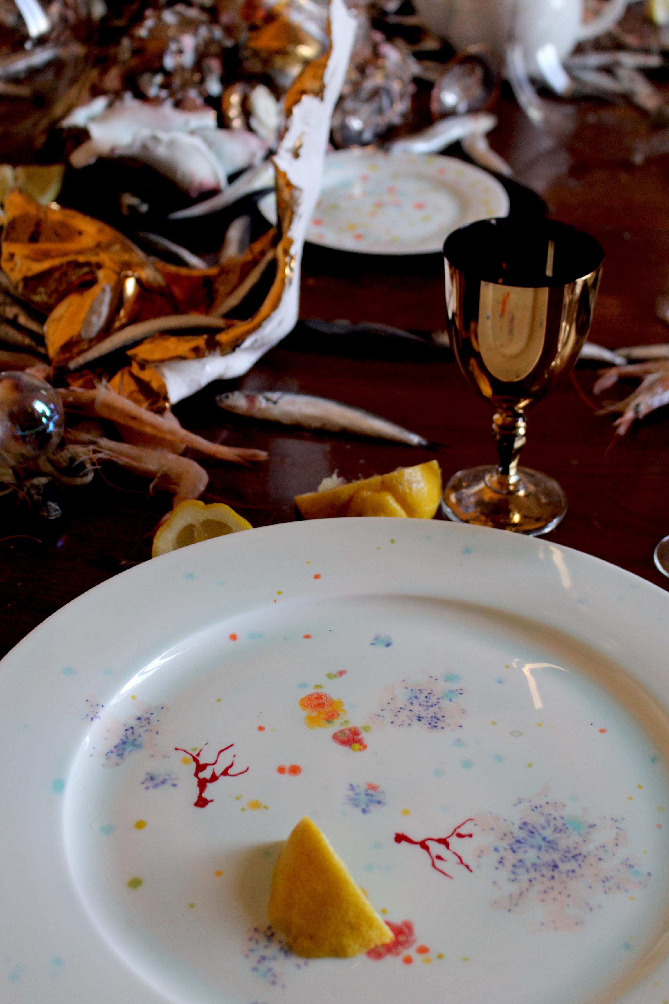 Plato ovalado contemporáneo Vajilla de porcelana pintada a mano en venta 9