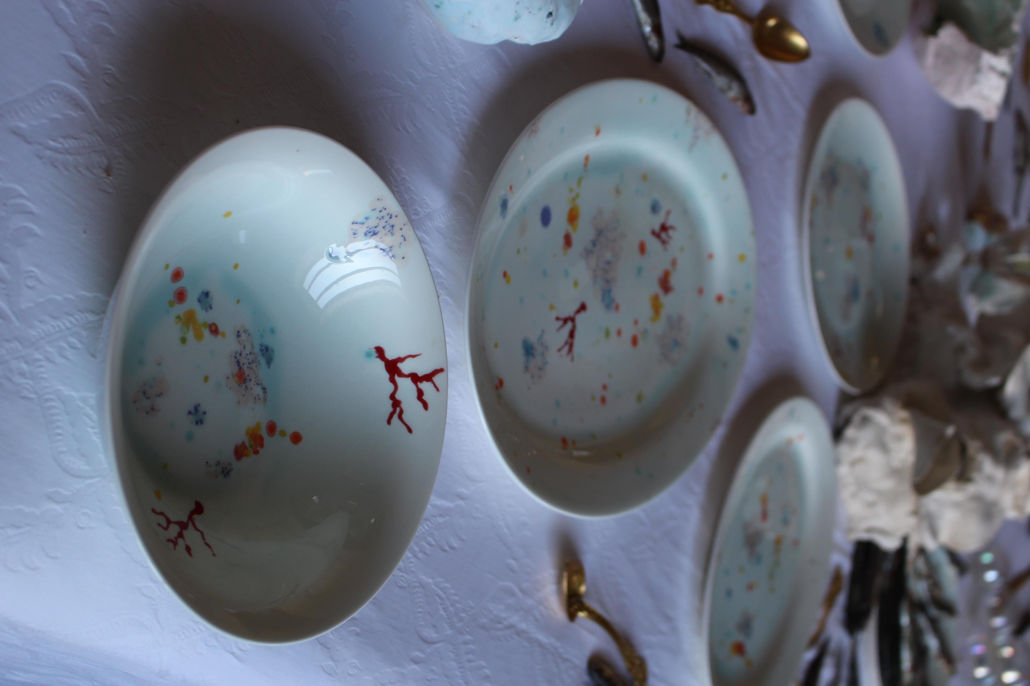 Plato ovalado contemporáneo Vajilla de porcelana pintada a mano Siglo XXI y contemporáneo en venta