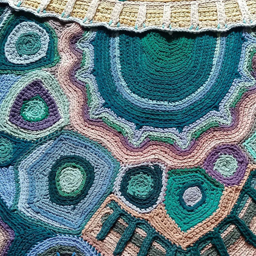 Contemporary Oval Rug with Geometric Pattern in Green Hues and Beige in Wool For Sale 1