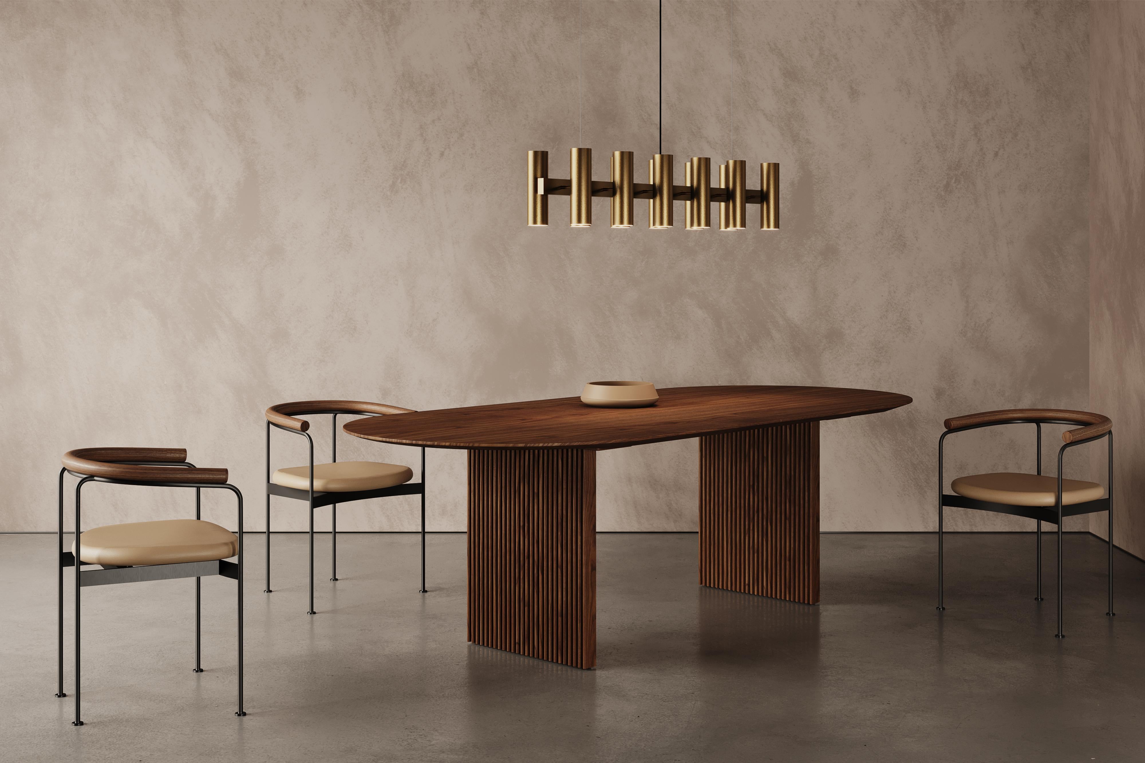 Zeitgenössischer ovaler Zehn-Tisch 340, Rauchholz- oder Nussbaumholz (Skandinavische Moderne) im Angebot