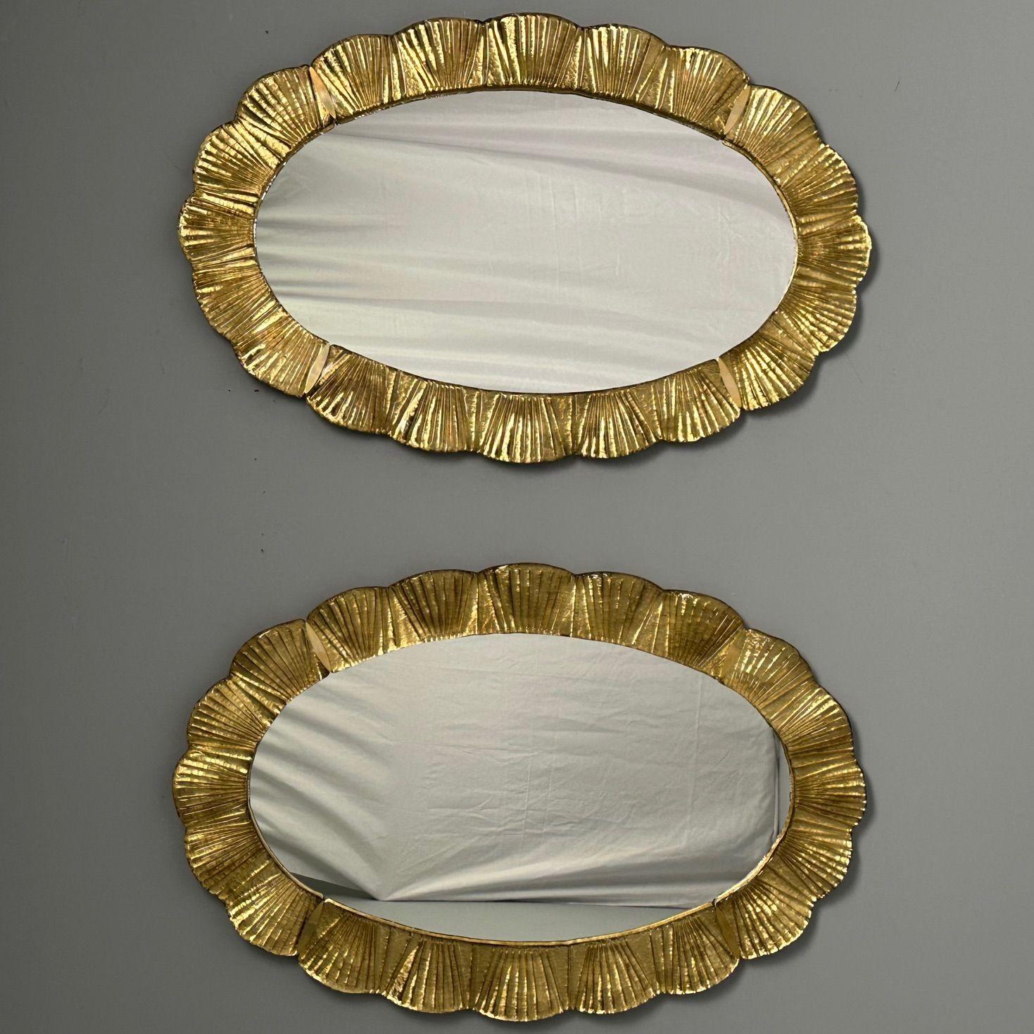 Contemporary, Oval Wall Mirrors, Scallop Motif, Murano Glass, Gilt Gold, Italy For Sale 8