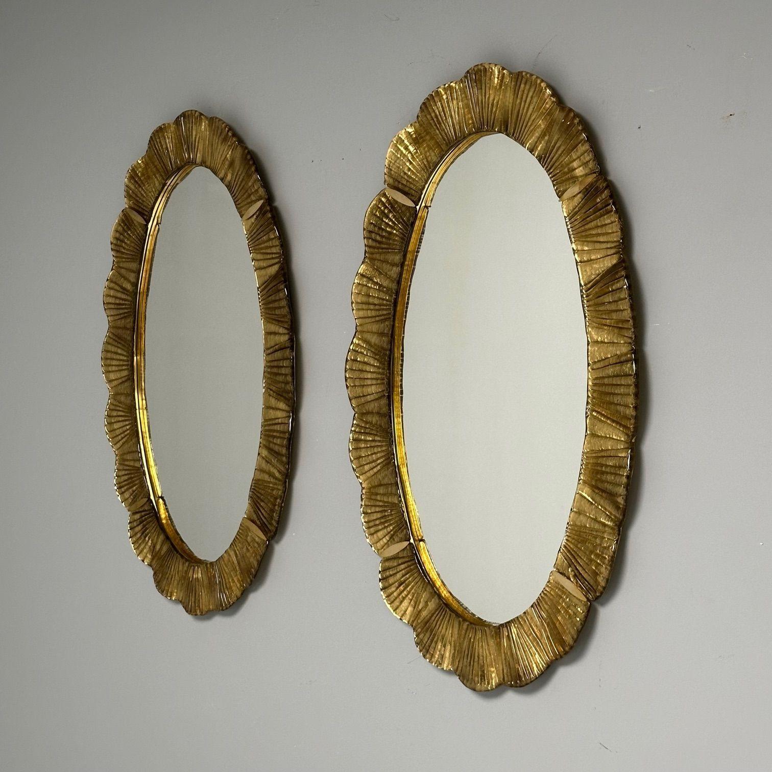 Contemporary, Oval Wall Mirrors, Scallop Motif, Murano Glass, Gilt Gold, Italy For Sale 3