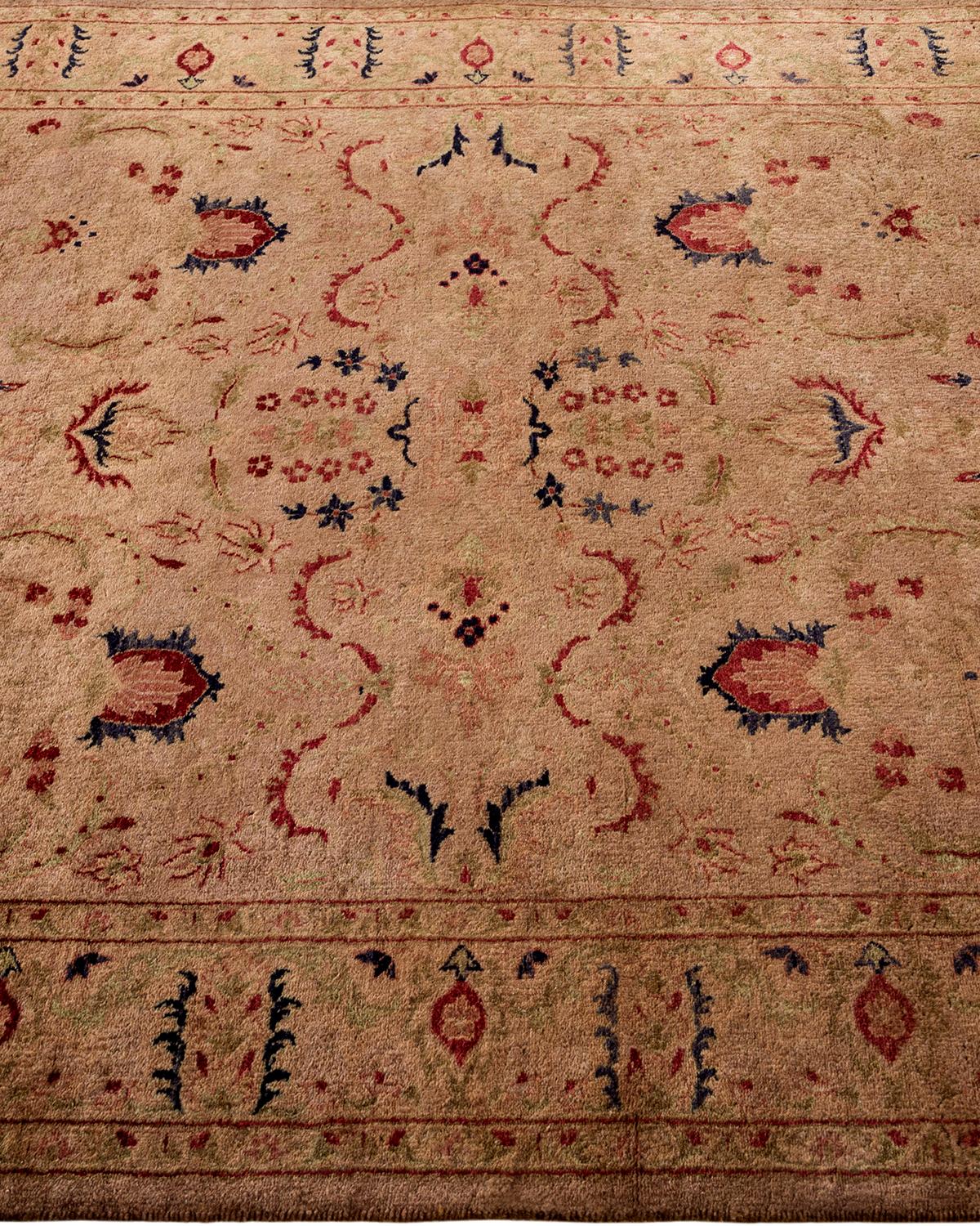 Contemporary Overdyed Hand Knotsted Wool Beige Area Rug (Tapis de sol surteint en laine beige) Neuf - En vente à Norwalk, CT