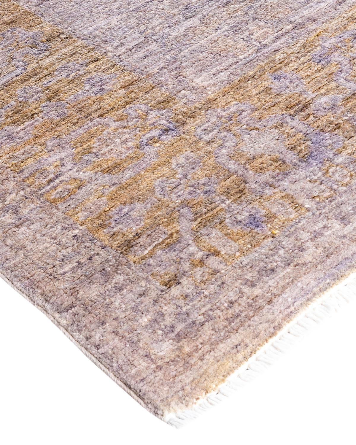 I tappeti Vibrance rappresentano il classico con un tocco di classe: motivi tradizionali sovratinti con colori brillanti. Ogni tappeto annodato a mano viene lavato con una tintura botanica 100% naturale che rivela le sfumature nascoste degli am