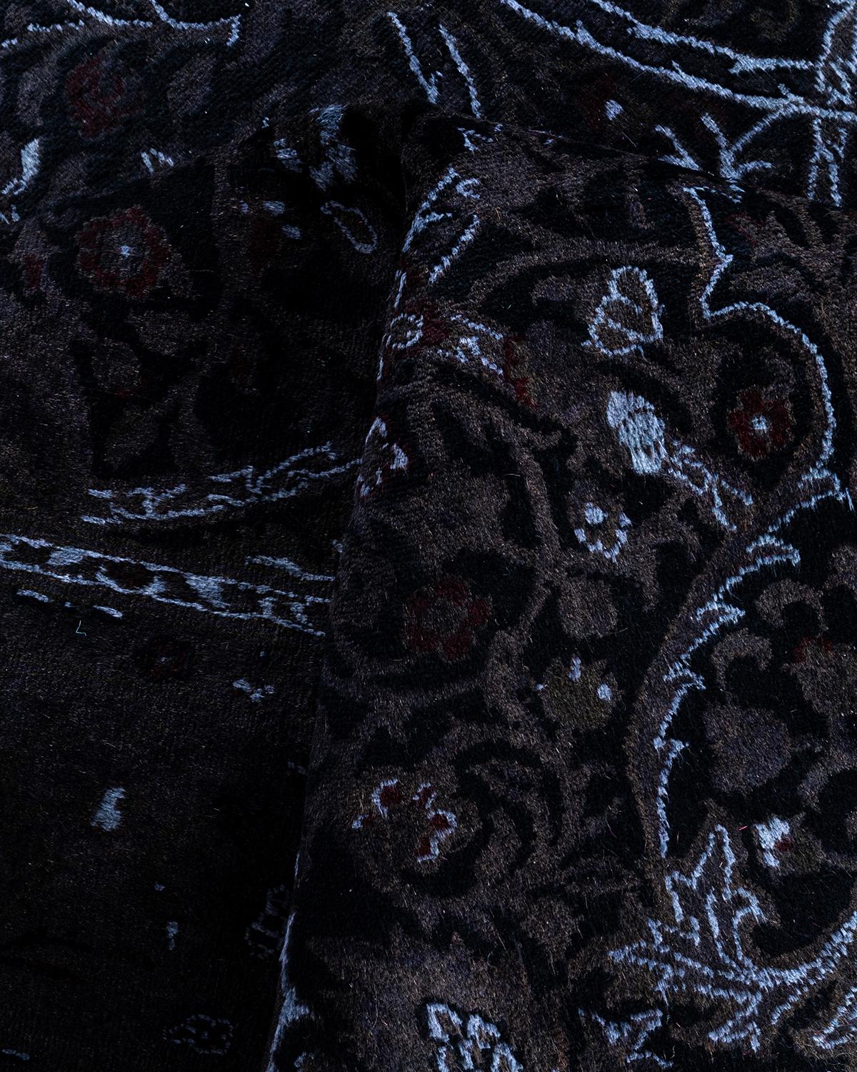 Alfombra contemporánea de lana teñida a mano y anudada en negro 2 x 3 metros en venta 1