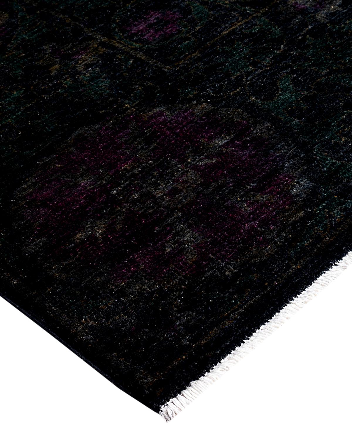 Vibrance-Teppiche sind der Inbegriff von Klassik mit Pfiff: traditionelle Muster in leuchtenden Farben gefärbt. Jeder handgeknüpfte Teppich wird mit einem 100 % natürlichen botanischen Farbstoff gewaschen, der verborgene Nuancen in den Mustern