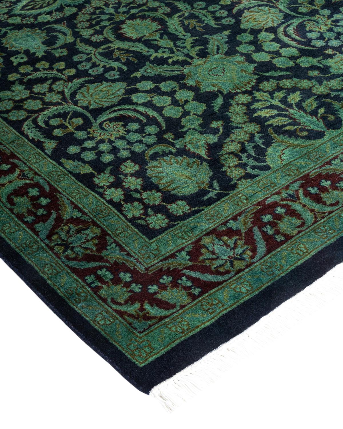 Les tapis Vibrance incarnent le classique avec une touche d'originalité : des motifs traditionnels surteints dans des couleurs éclatantes. Chaque tapis noué à la main est lavé dans une teinture botanique 100 % naturelle qui révèle les nuances