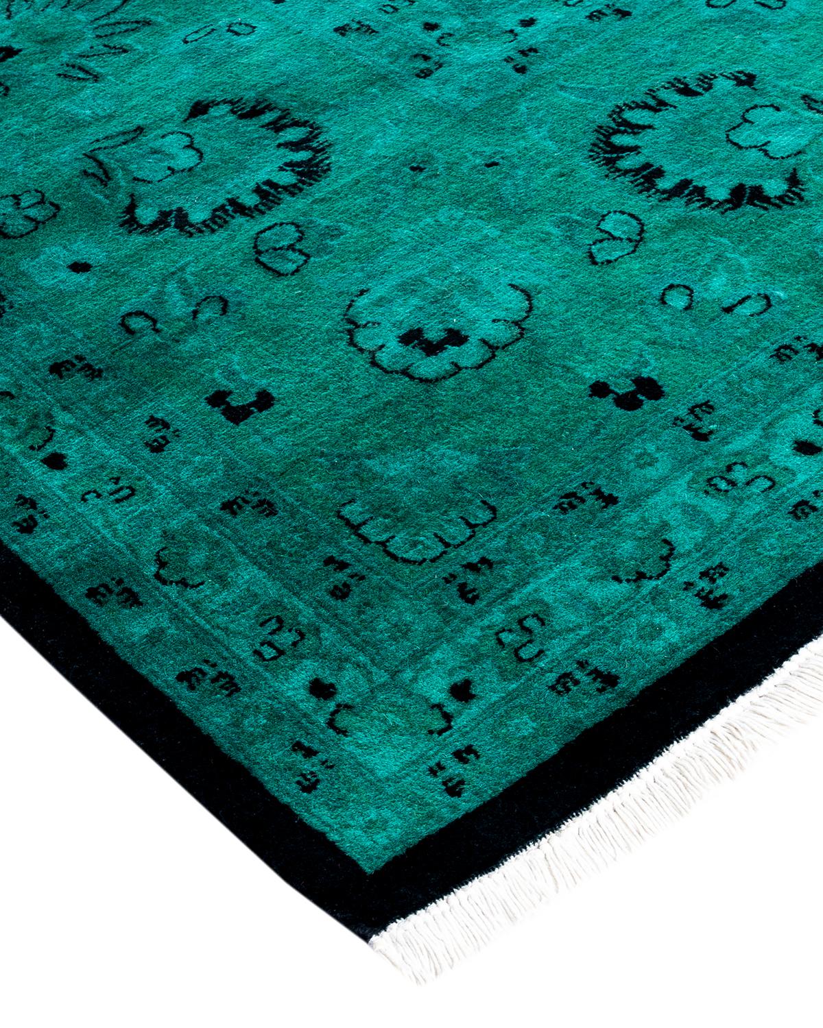 Vibrance-Teppiche sind der Inbegriff von Klassik mit Pfiff: traditionelle Muster in leuchtenden Farben gefärbt. Jeder handgeknüpfte Teppich wird mit einem 100 % natürlichen botanischen Farbstoff gewaschen, der verborgene Nuancen in den Mustern