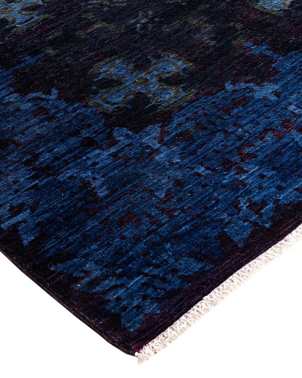 I tappeti Vibrance rappresentano il classico con un tocco di classe: motivi tradizionali sovratinti con colori brillanti. Ogni tappeto annodato a mano viene lavato con una tintura botanica 100% naturale che rivela le sfumature nascoste degli am