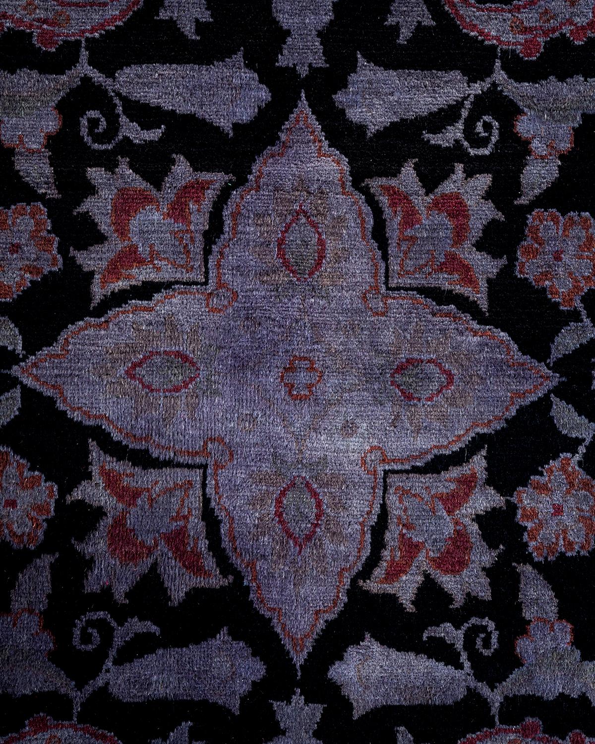 Pakistanais Contemporary Overdyed Hand Knotsted Wool Black Area Rug (tapis de sol en laine surteinte nouée à la main) en vente
