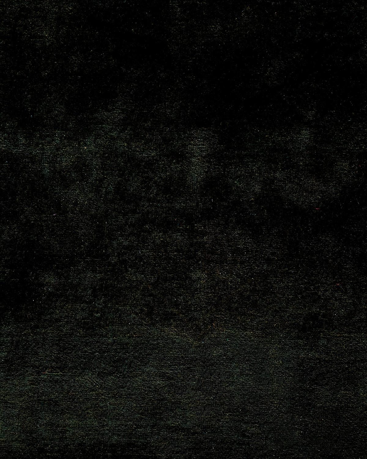 Pakistano Contemporary Overdyed Hand Knotted Wool Black Area Rugs (Tappeto di lana nero) in vendita