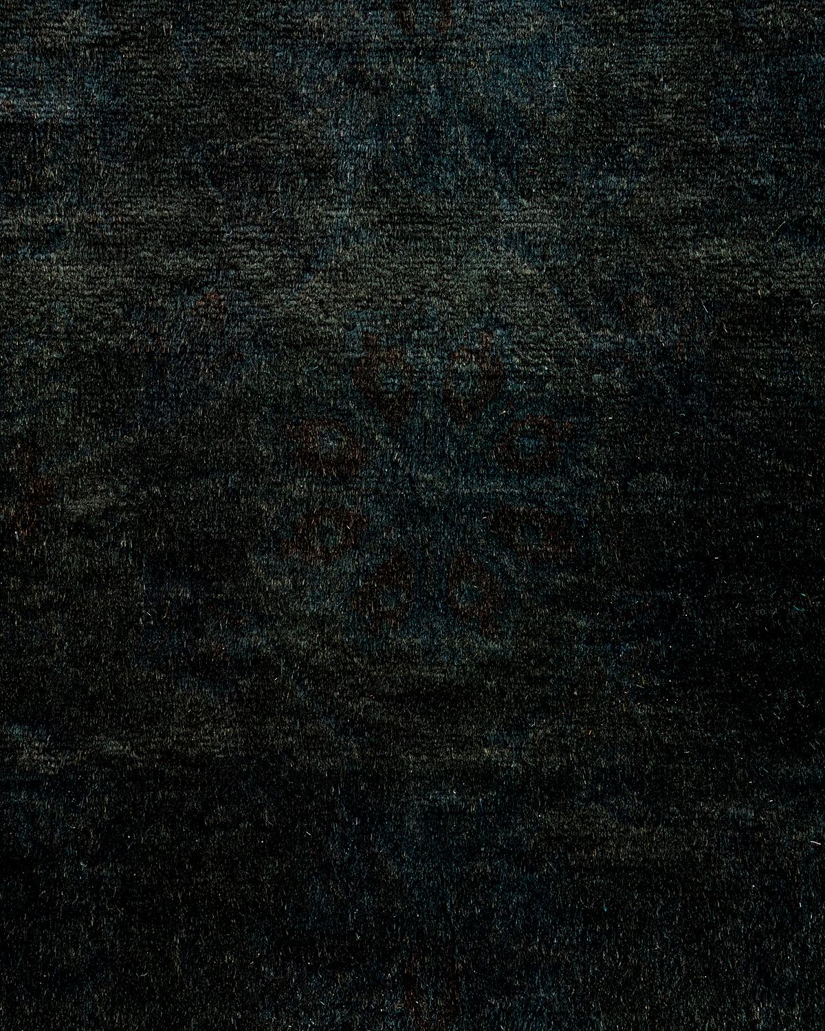 Alfombra de lana teñida a mano contemporánea negra Pakistaní en venta