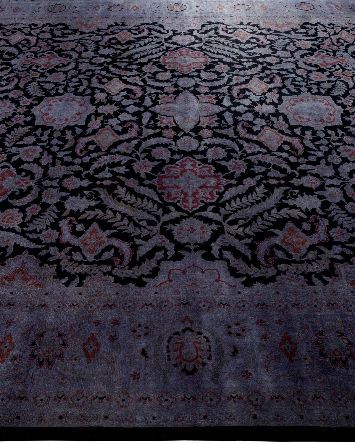 Contemporary Overdyed Hand Knotsted Wool Black Area Rug (tapis de sol en laine surteinte nouée à la main) Neuf - En vente à Norwalk, CT