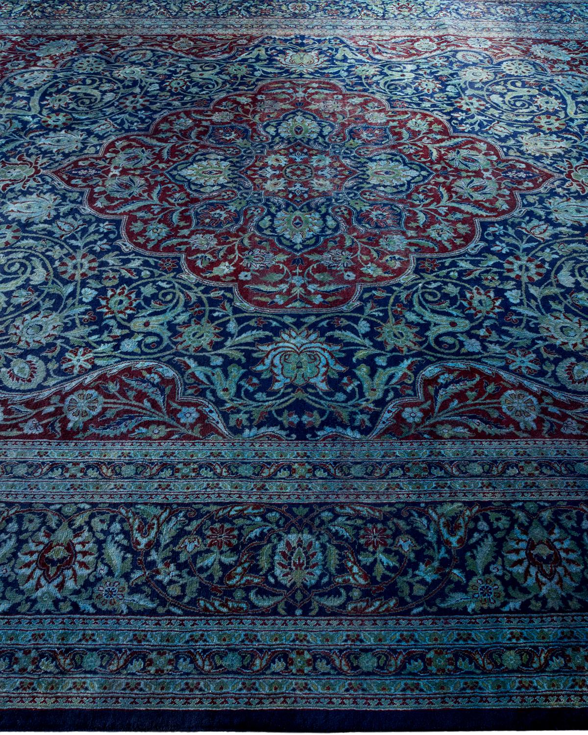 Contemporary Overdyed Hand Knotsted Wool Black Area Rug (tapis de sol en laine surteinte nouée à la main) Neuf - En vente à Norwalk, CT