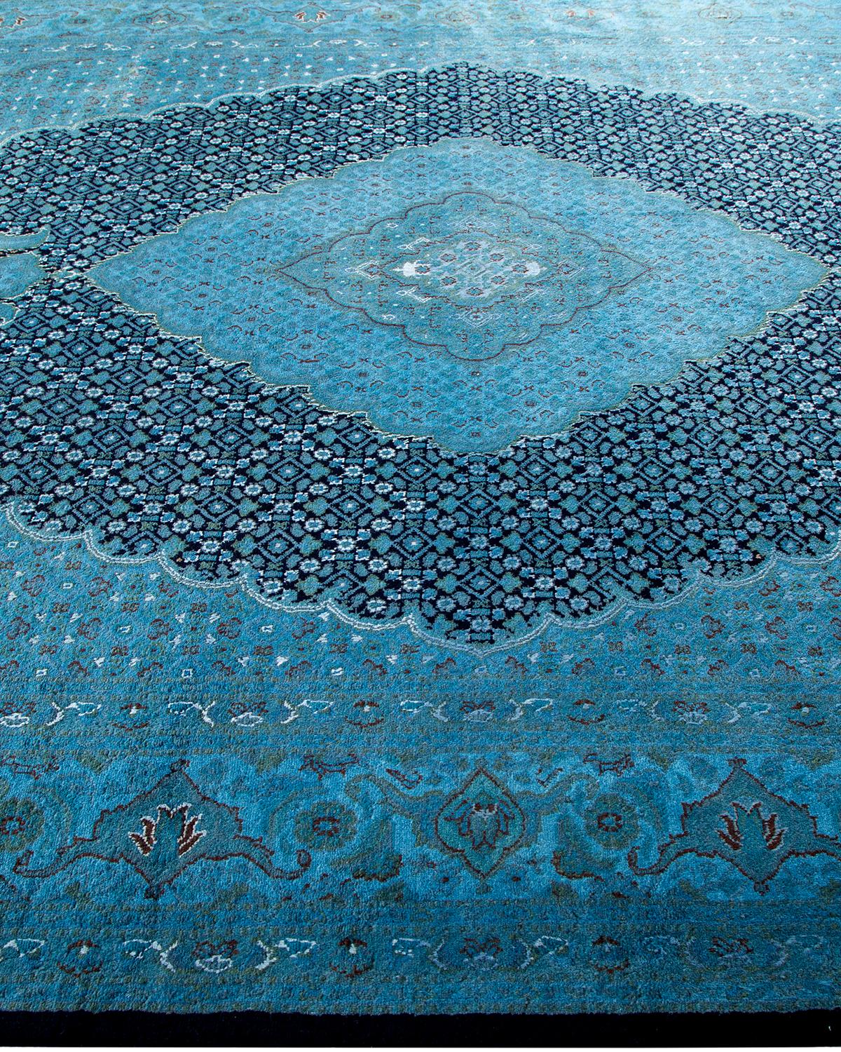 Contemporary Overdyed Hand Knotsted Wool Black Area Rug (tapis de sol en laine surteinte nouée à la main) Neuf - En vente à Norwalk, CT