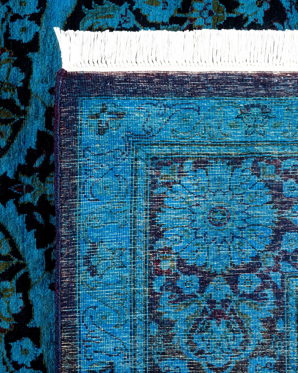 Contemporary Overdyed Hand Knotted Wool Black Area Rug (21. Jahrhundert und zeitgenössisch) im Angebot