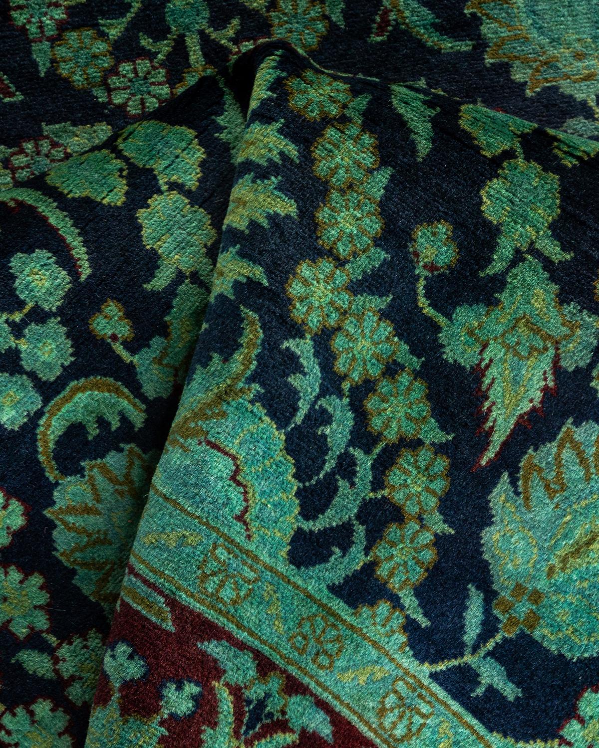 Contemporary Overdyed Hand Knotsted Wool Black Area Rug (tapis de sol en laine surteinte nouée à la main) en vente 1