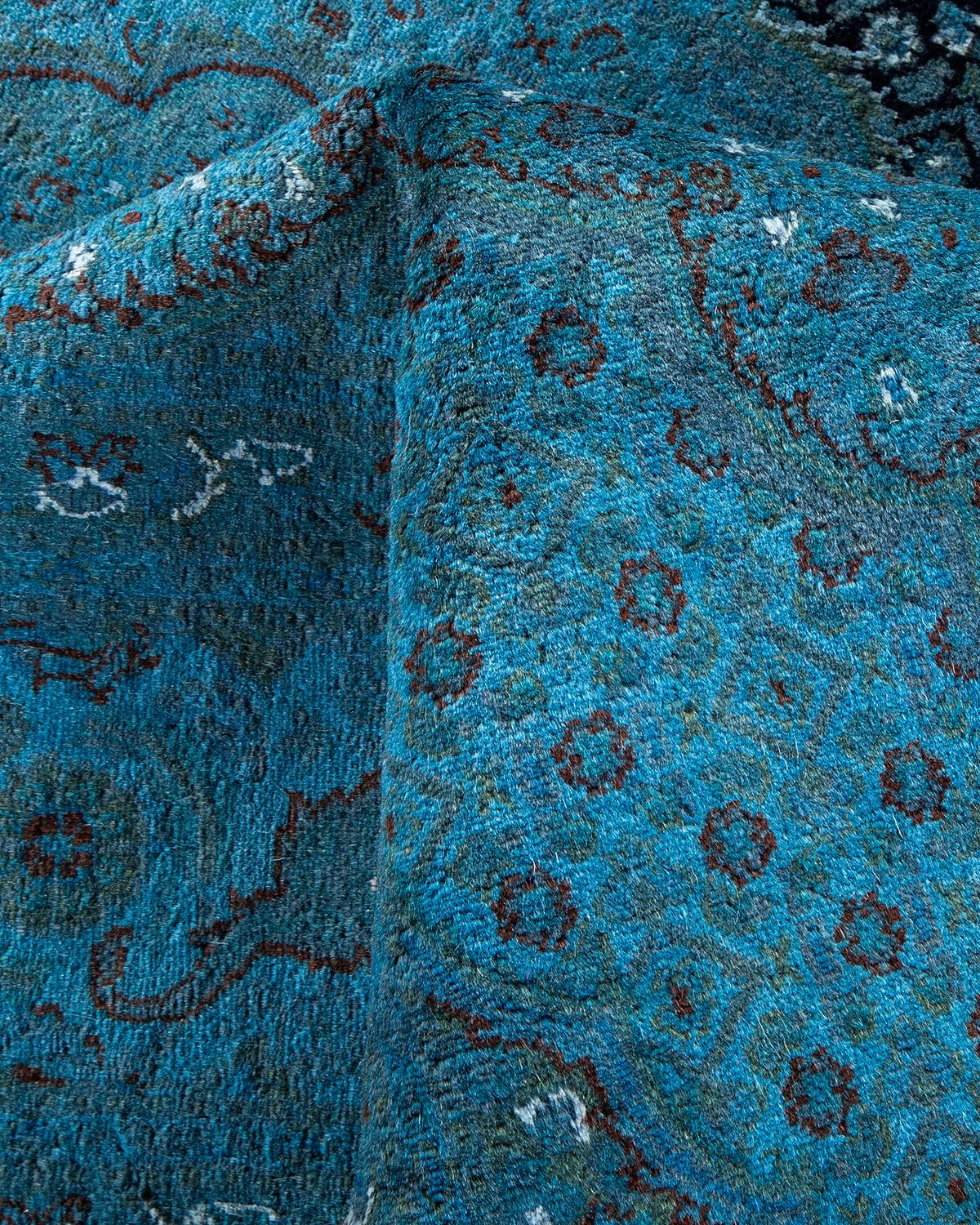 Contemporary Overdyed Hand Knotsted Wool Black Area Rug (tapis de sol en laine surteinte nouée à la main) en vente 1