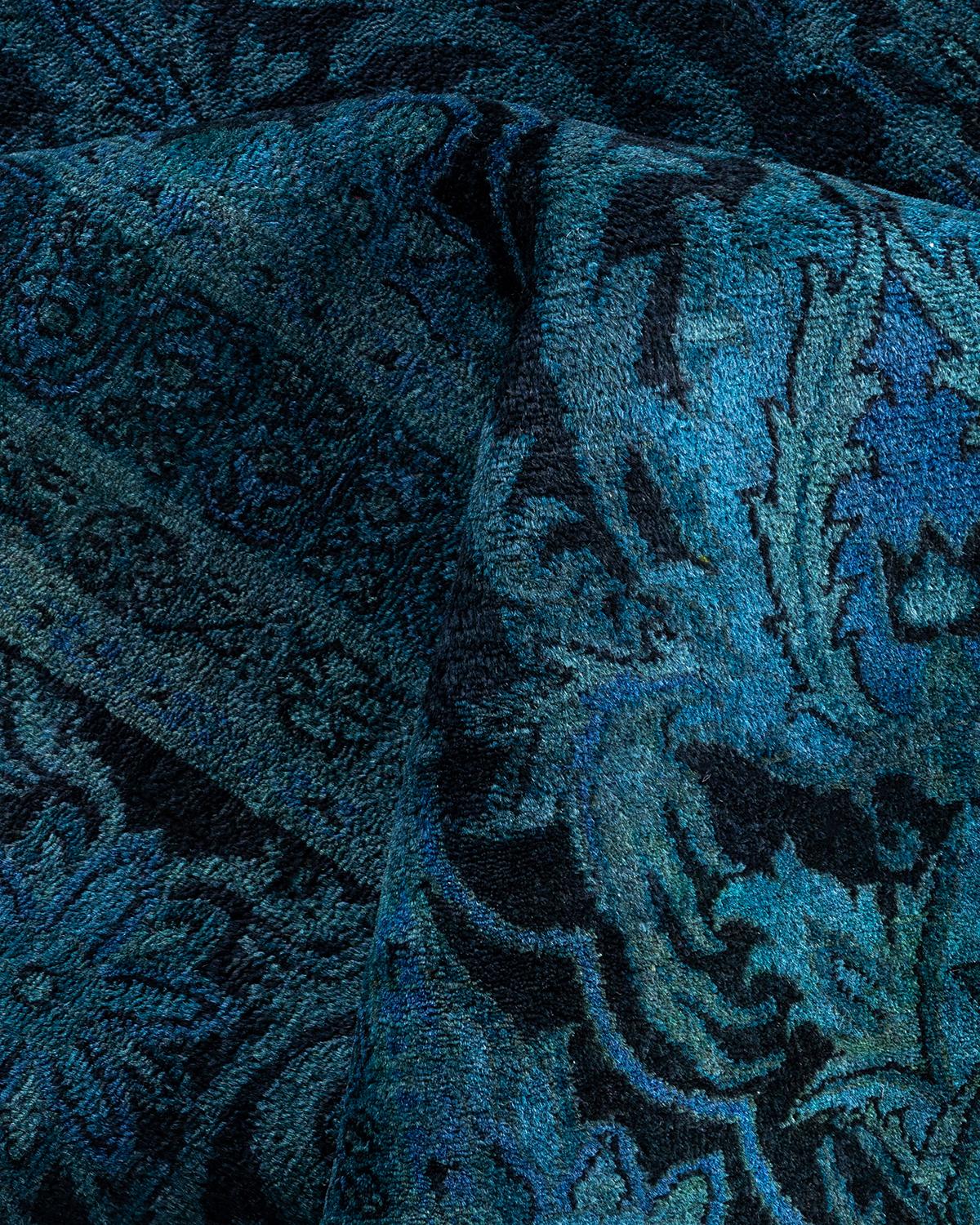 Contemporary Overdyed Hand Knotted Wool Black Area Rugs (Tappeto di lana nero) in vendita 1