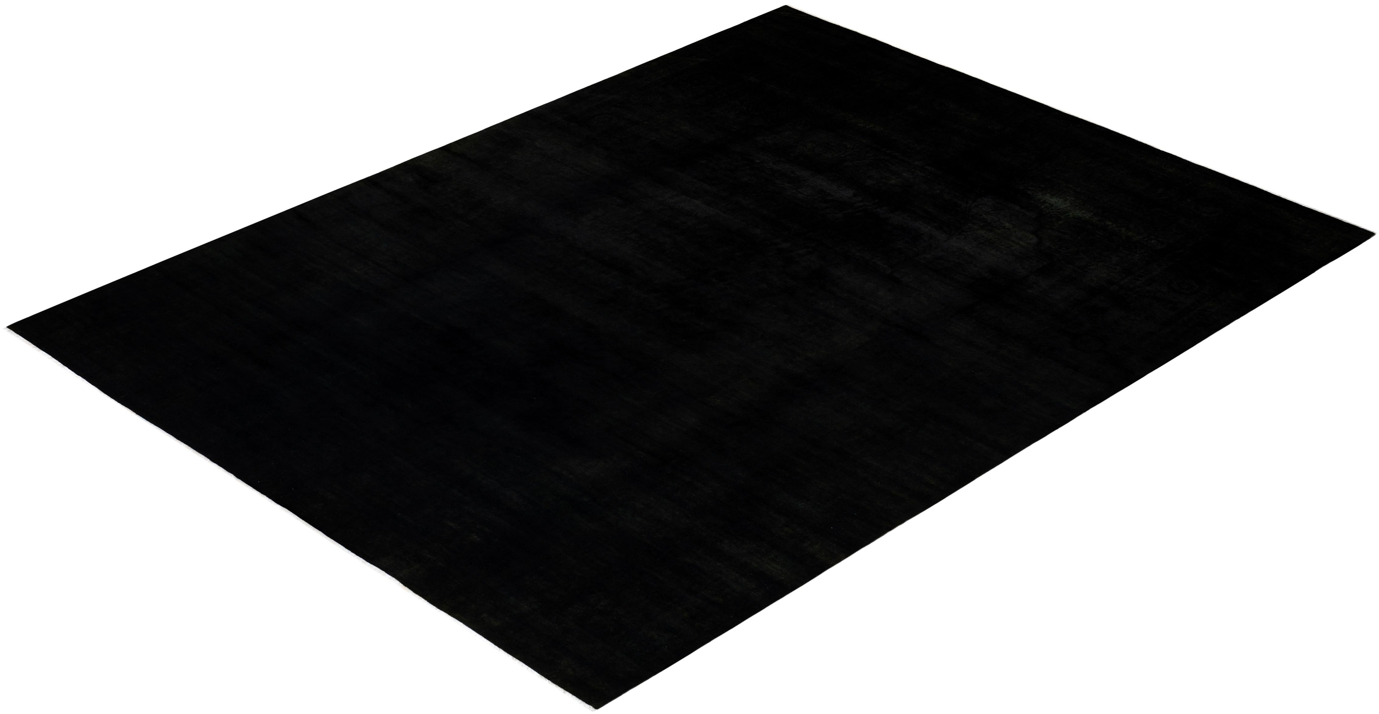 Contemporary Overdyed Hand Knotted Wool Black Area Rugs (Tappeto di lana nero) in vendita 2