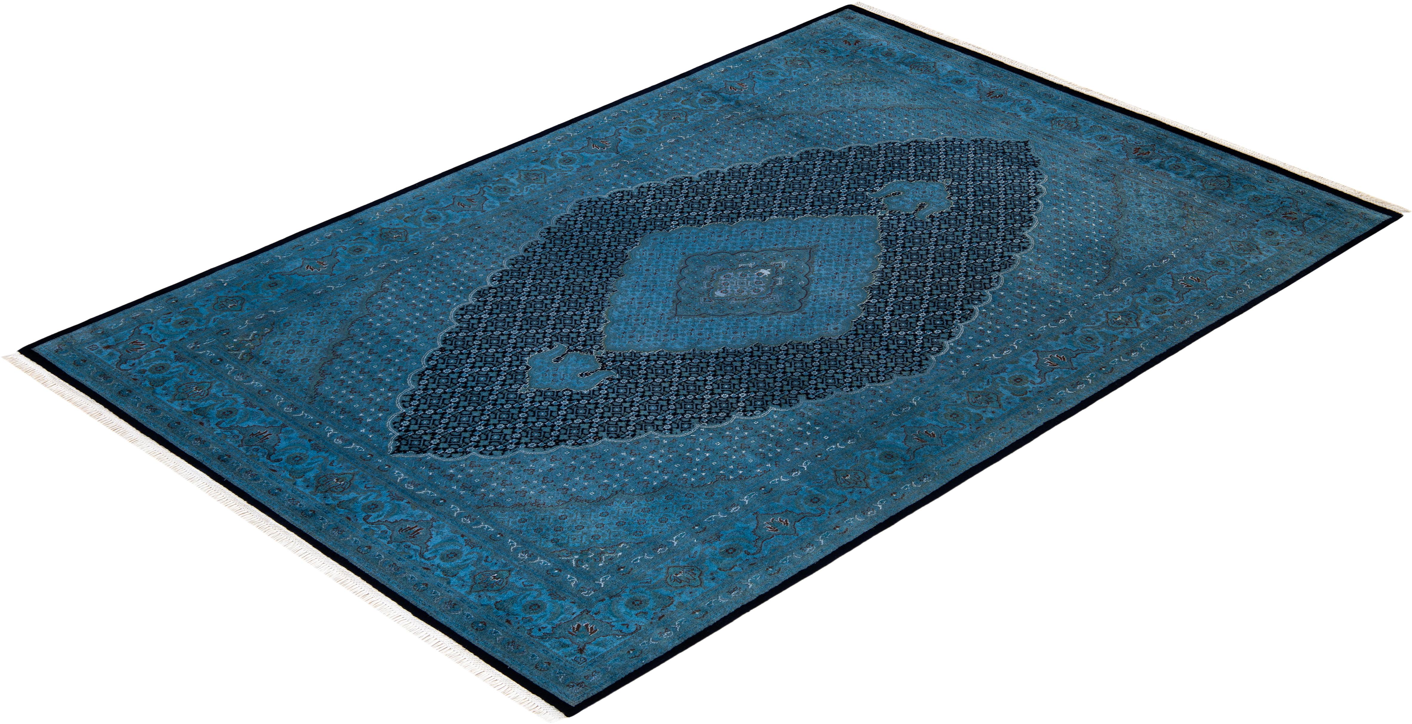 Contemporary Overdyed Hand Knotsted Wool Black Area Rug (tapis de sol en laine surteinte nouée à la main) en vente 2