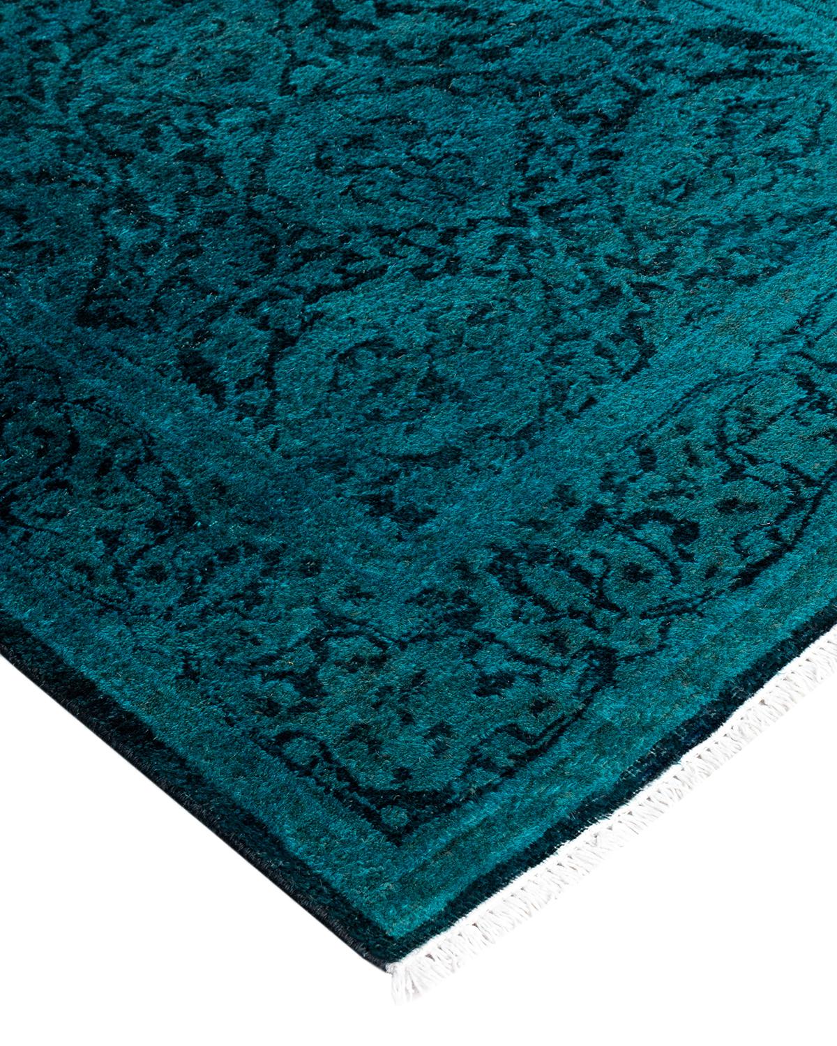 Vibrance-Teppiche sind der Inbegriff von Klassik mit Pfiff: traditionelle Muster in leuchtenden Farben gefärbt. Jeder handgeknüpfte Teppich wird mit einem 100 % natürlichen botanischen Farbstoff gewaschen, der verborgene Nuancen in den Mustern