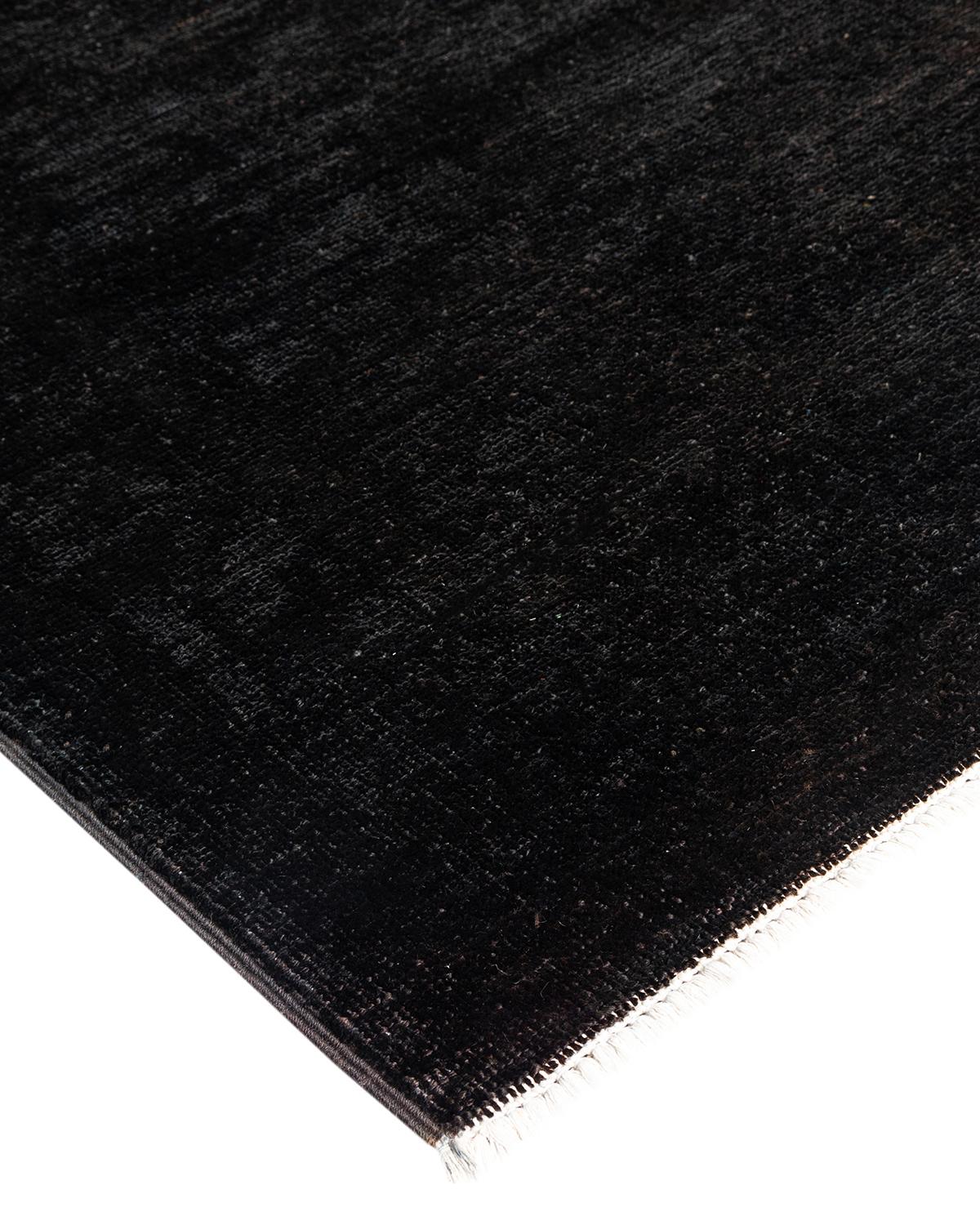 I tappeti Vibrance rappresentano il classico con un tocco di classe: motivi tradizionali sovratinti con colori brillanti. Ogni tappeto annodato a mano viene lavato con una tintura botanica 100% naturale che rivela le sfumature nascoste degli am