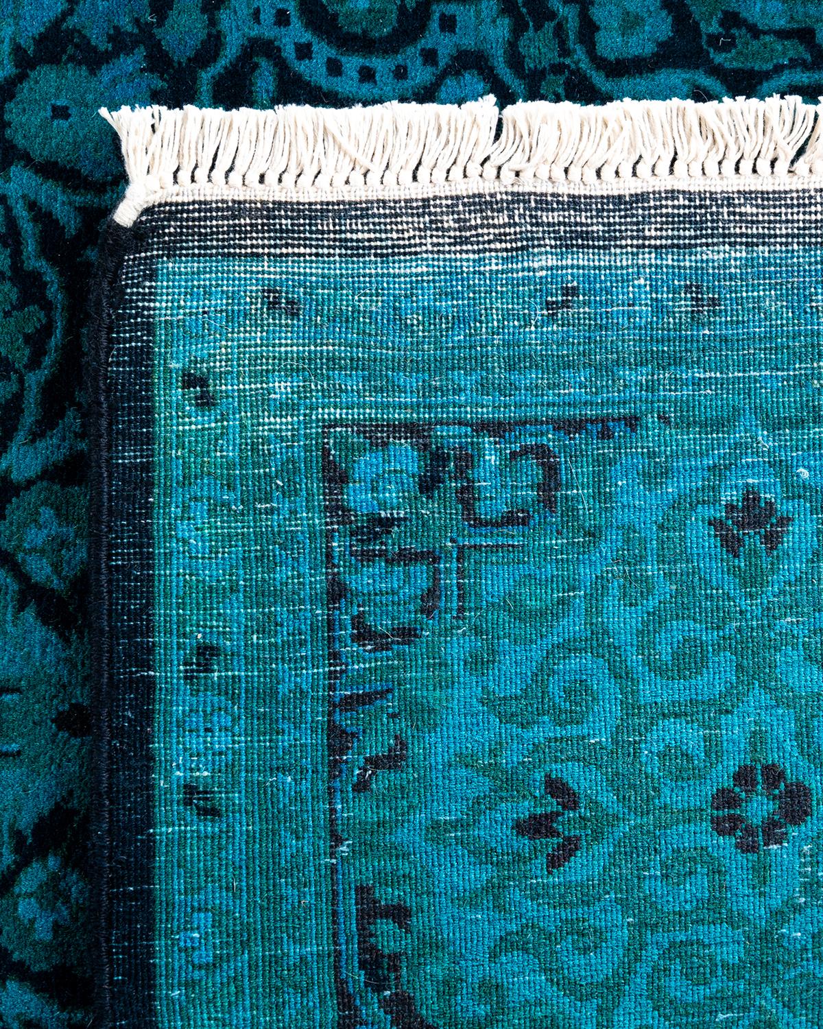 XXIe siècle et contemporain Chemin de table contemporain en laine surteinte nouée à la main, noir en vente